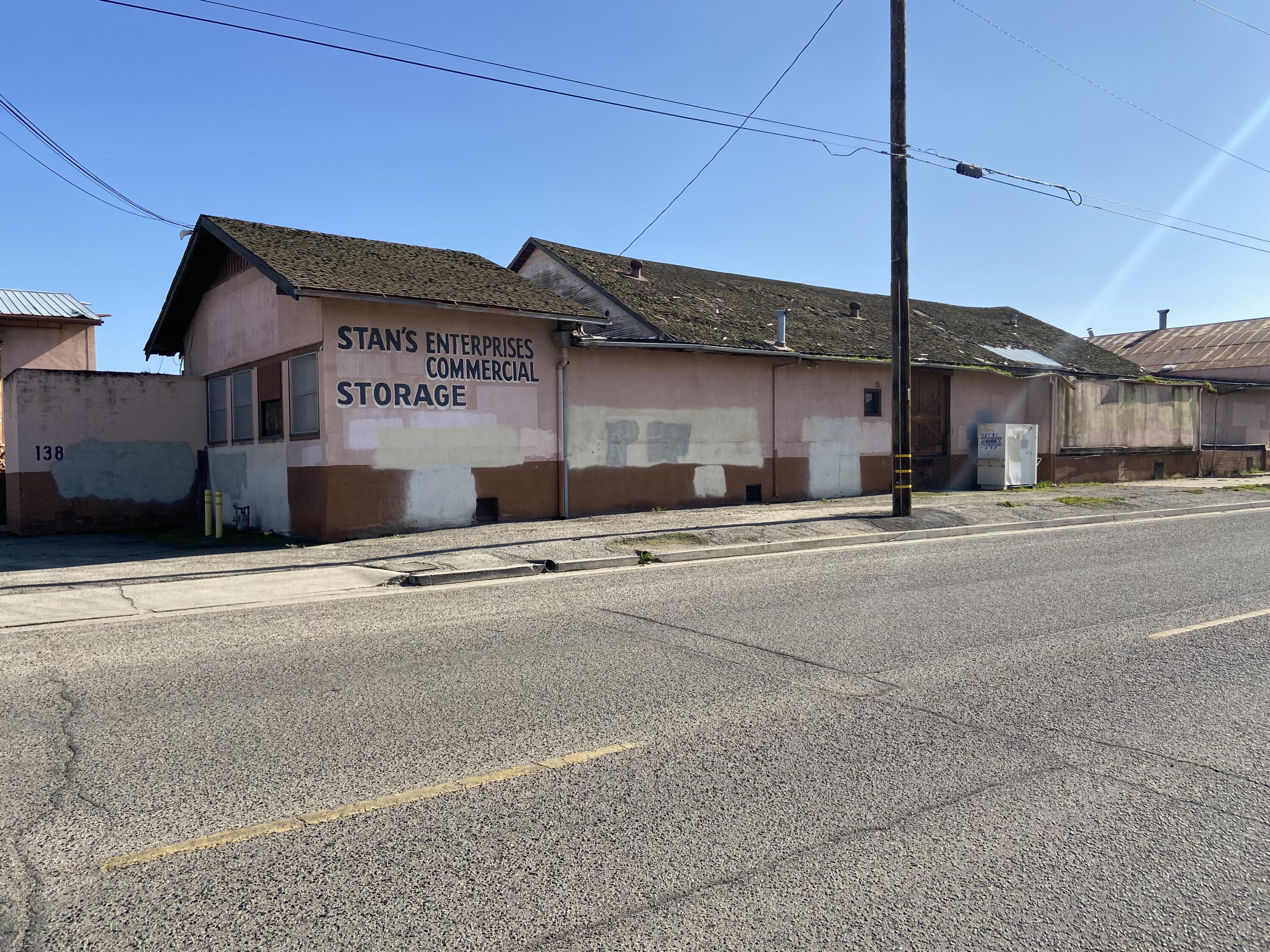 138 S E St, Porterville, CA 93257