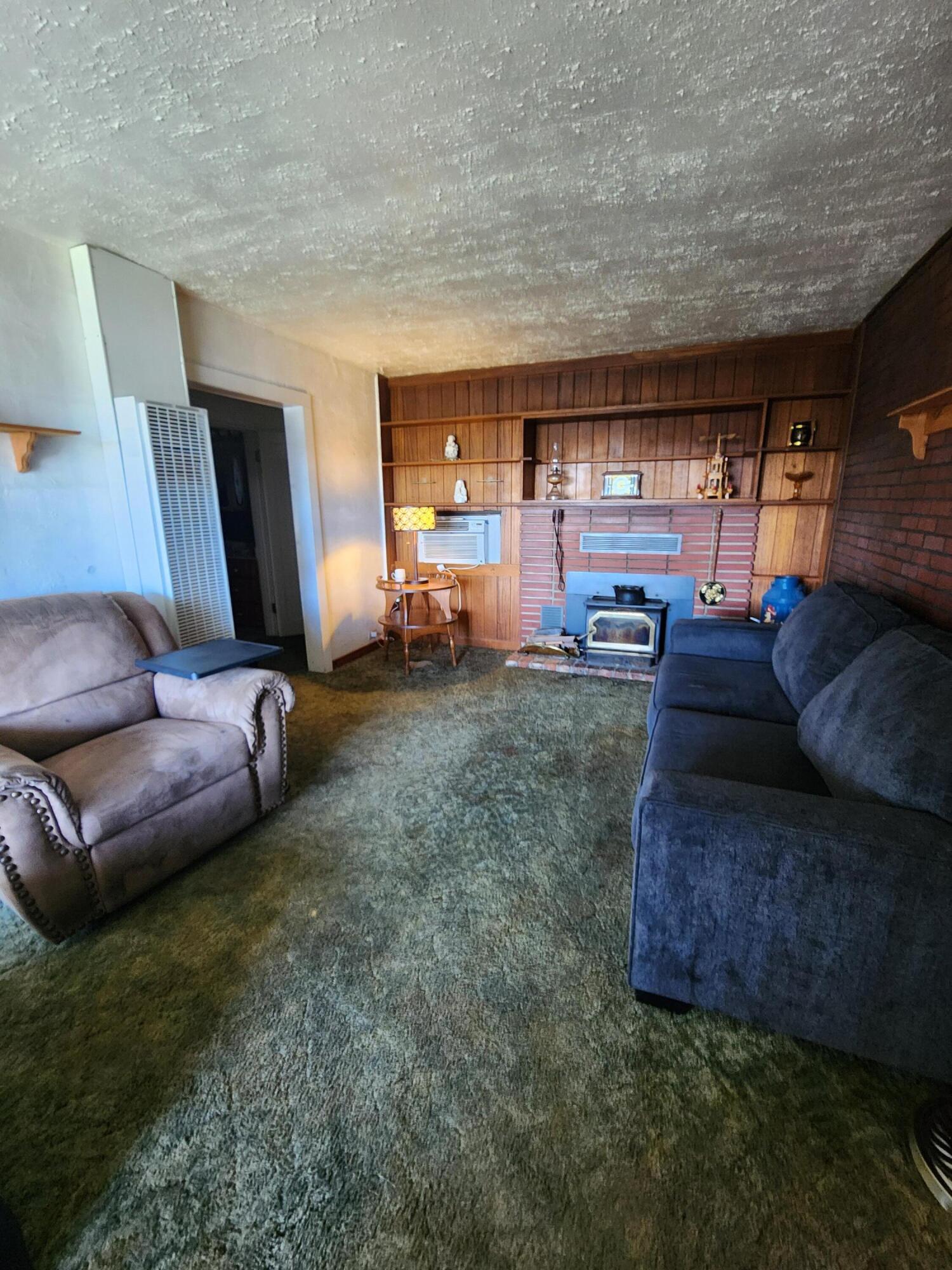 3136 E SE Bardsley Ave, Tulare, CA 93274