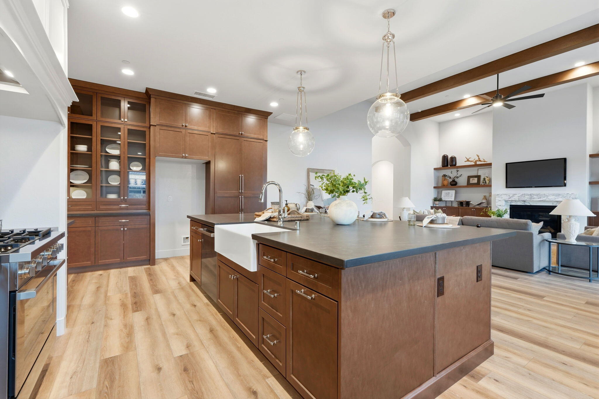 3602 W Oriole Ave, Visalia, CA 93291