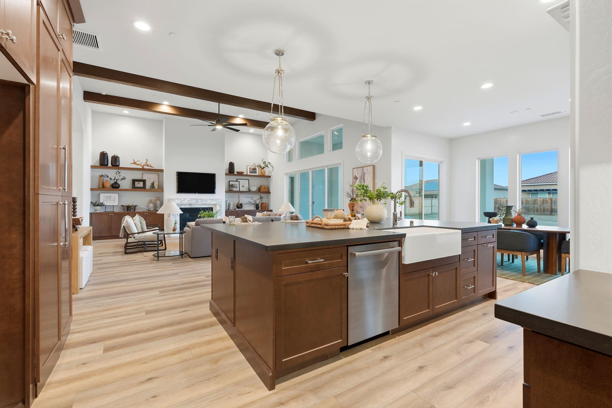 3602 W Oriole Ave, Visalia, CA 93291