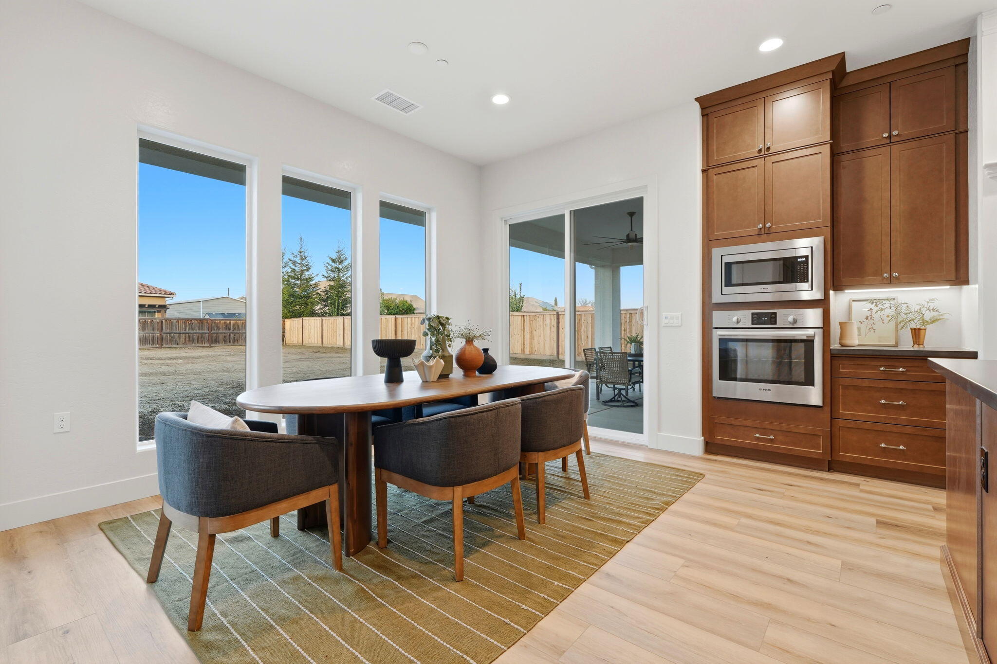 3602 W Oriole Ave, Visalia, CA 93291