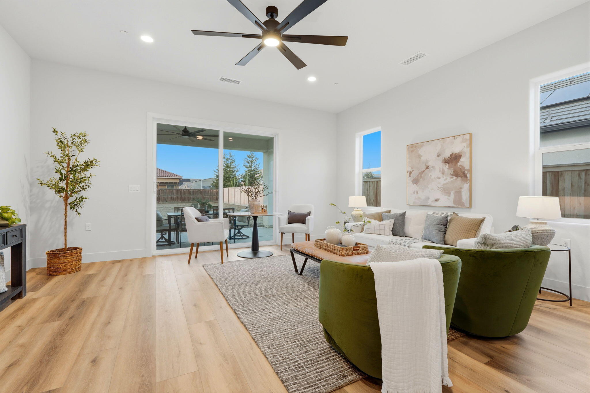 3602 W Oriole Ave, Visalia, CA 93291