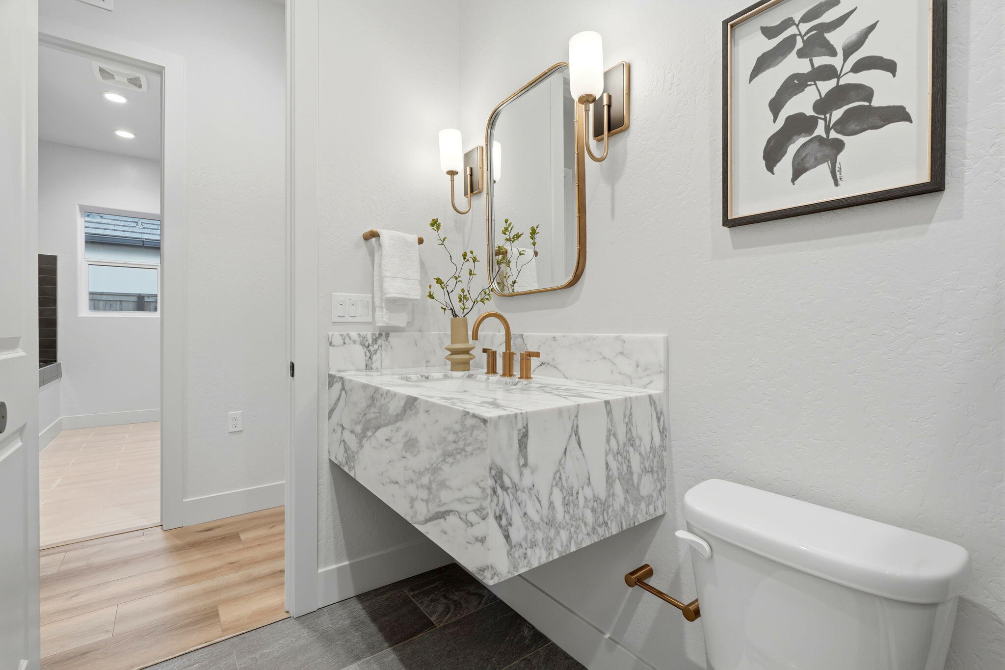 3602 W Oriole Ave, Visalia, CA 93291