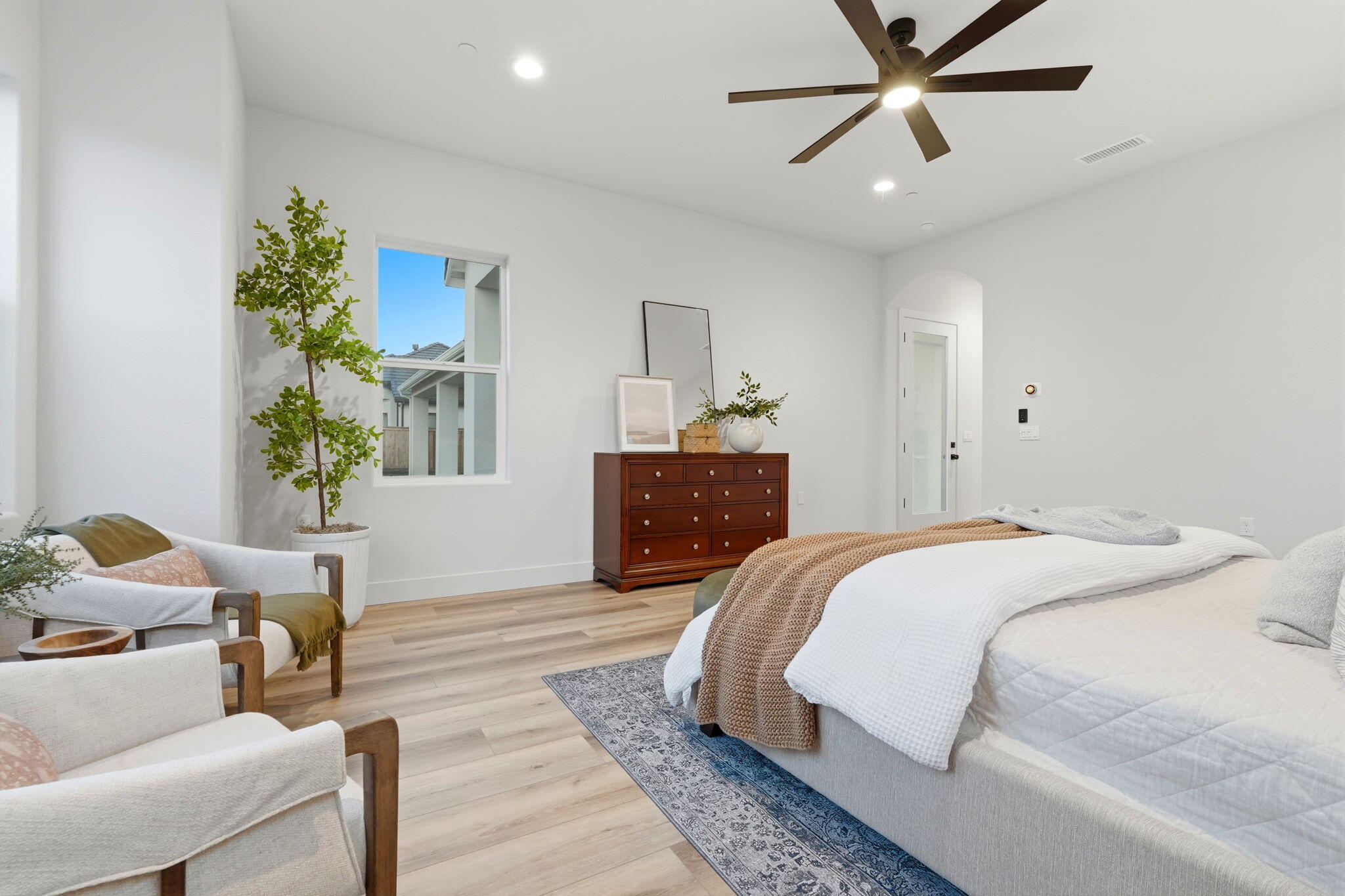 3602 W Oriole Ave, Visalia, CA 93291