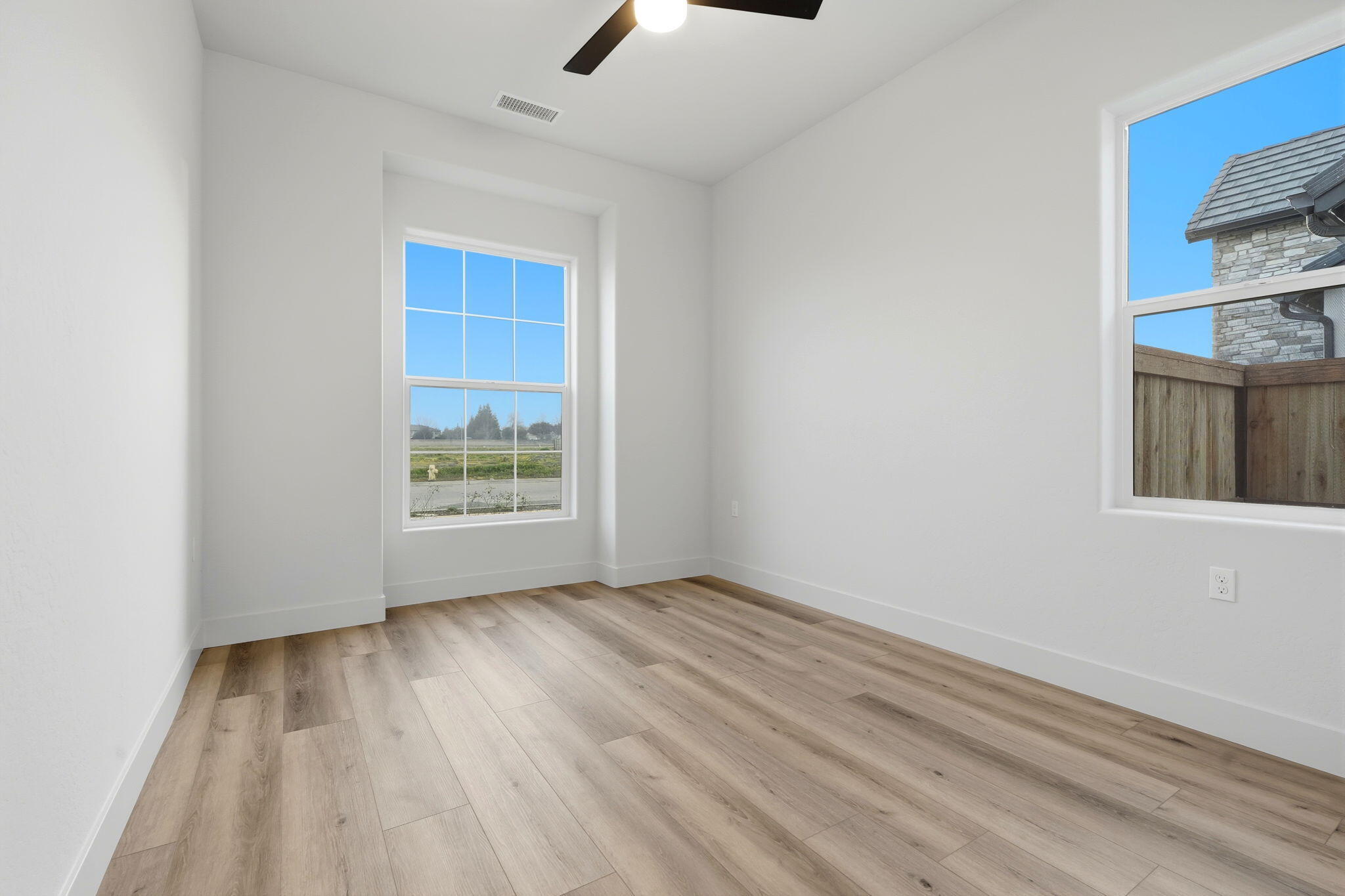 3602 W Oriole Ave, Visalia, CA 93291