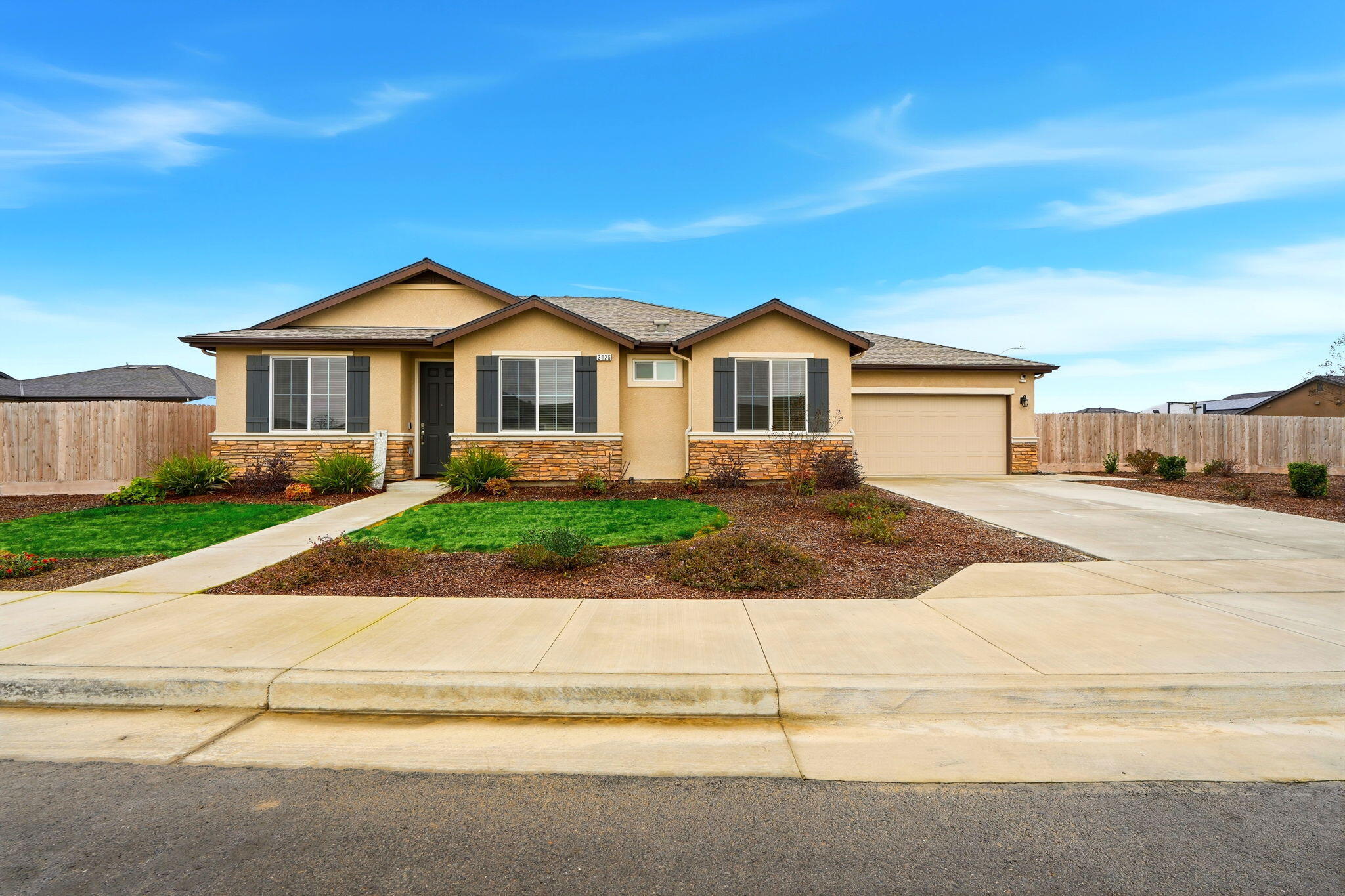 3125 Seymour St, Tulare, CA 93274