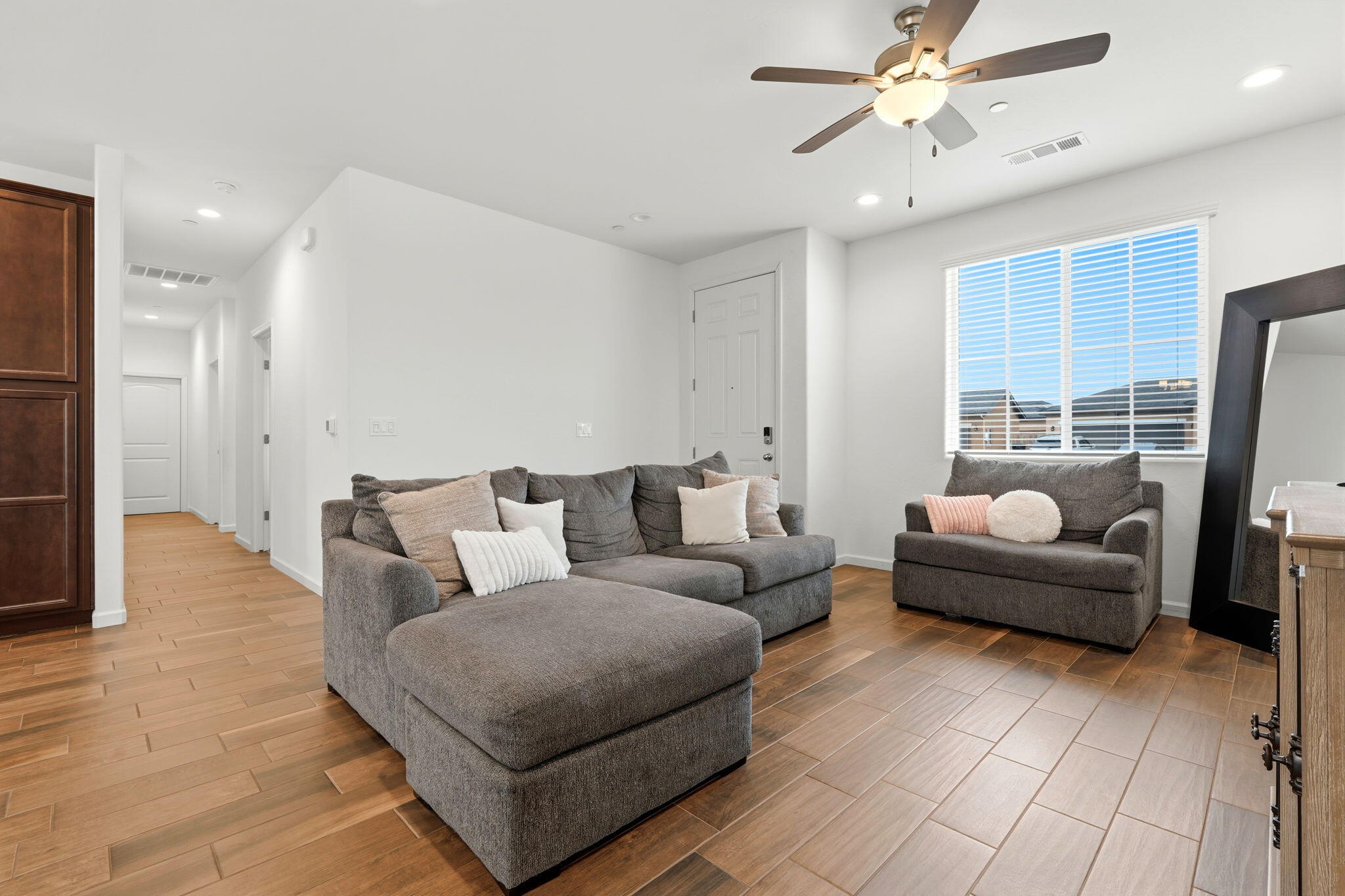 3125 Seymour St, Tulare, CA 93274