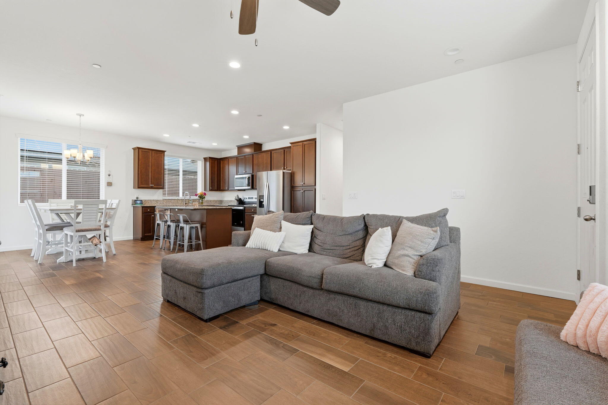 3125 Seymour St, Tulare, CA 93274