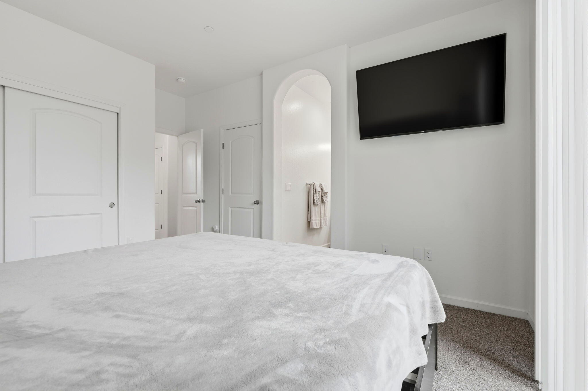 3125 Seymour St, Tulare, CA 93274