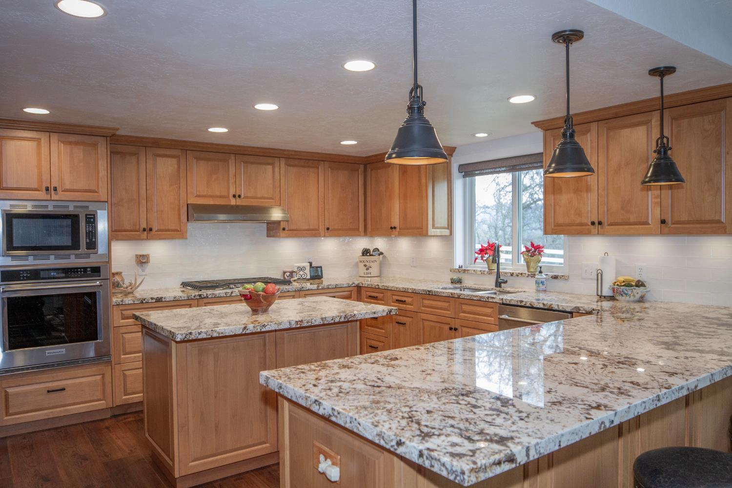 31602 Tumbleweed Ln, Yokuts Valley, CA 93675