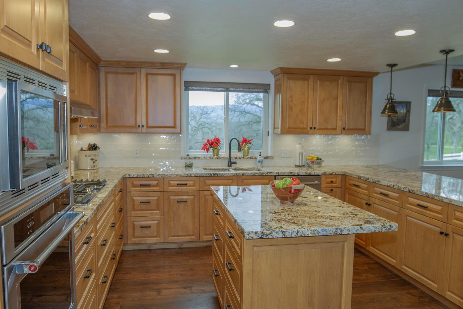 31602 Tumbleweed Ln, Yokuts Valley, CA 93675