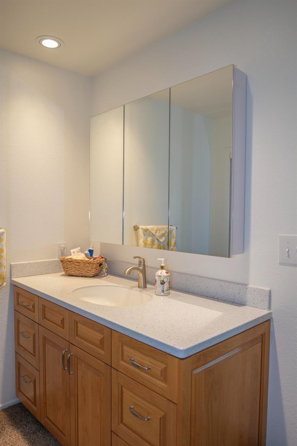 31602 Tumbleweed Ln, Yokuts Valley, CA 93675