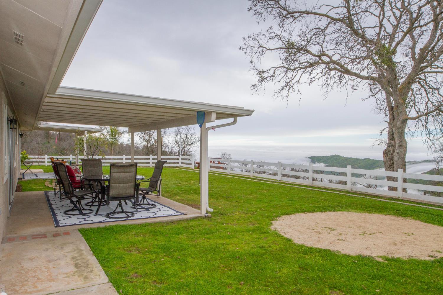 31602 Tumbleweed Ln, Yokuts Valley, CA 93675