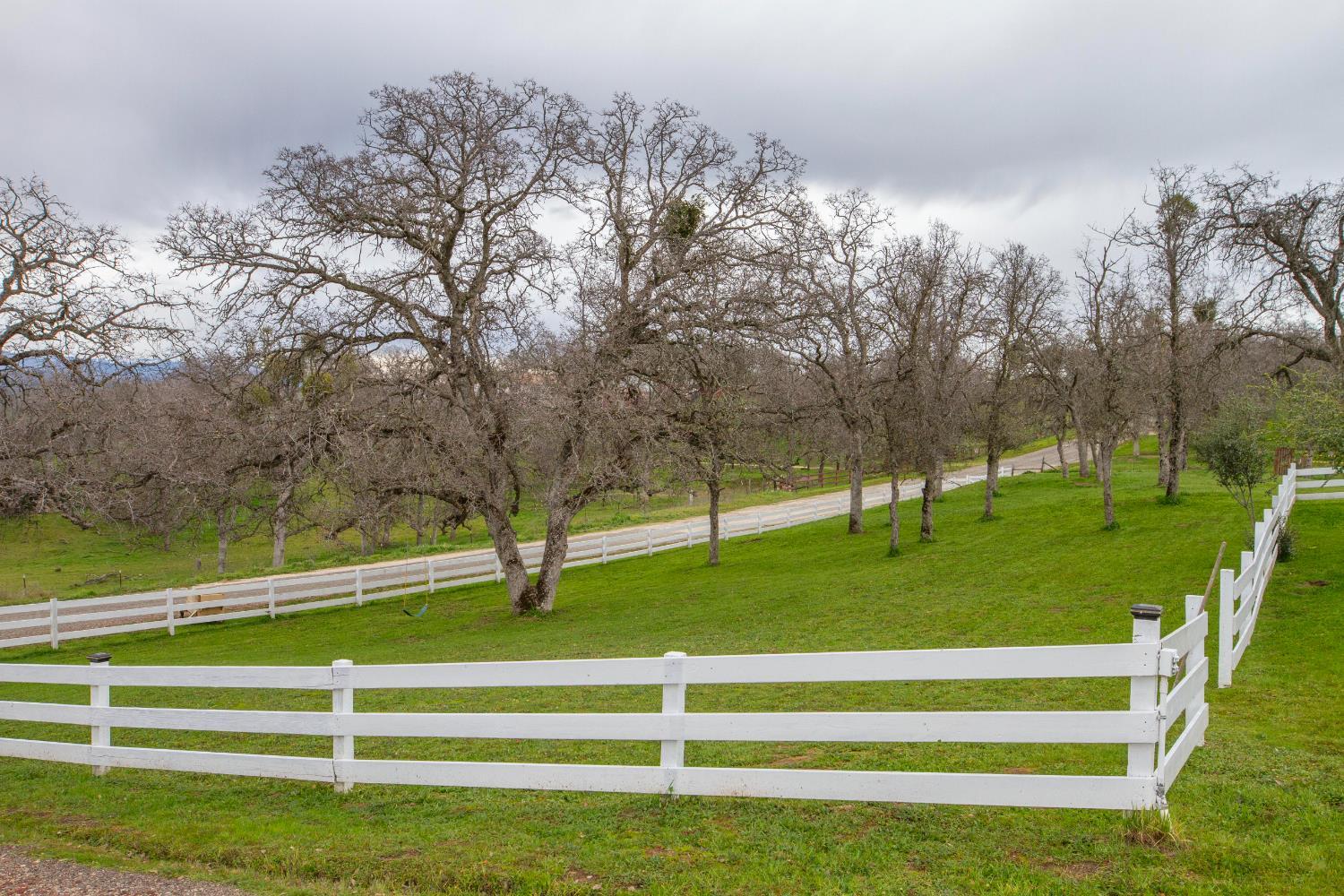 31602 Tumbleweed Ln, Yokuts Valley, CA 93675