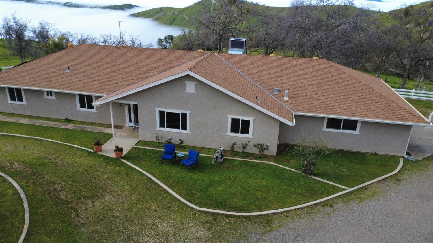 31602 Tumbleweed Ln, Yokuts Valley, CA 93675