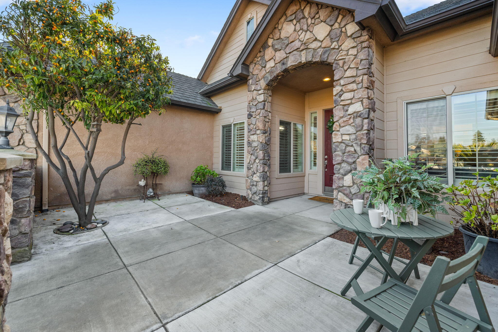 239 N Preston St, Visalia, CA 93291