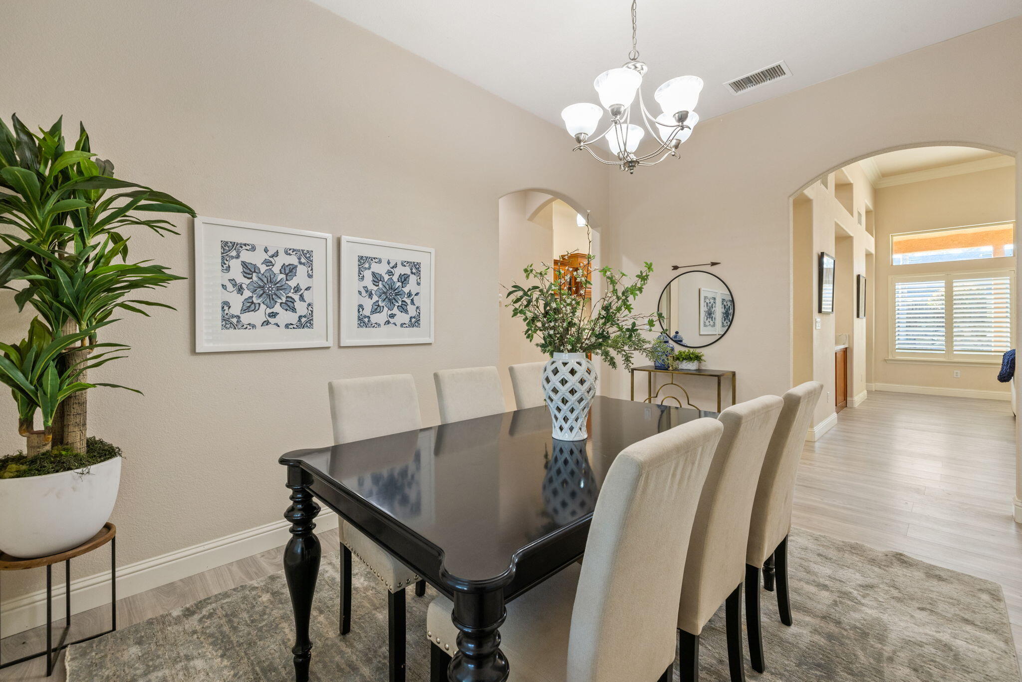 239 N Preston St, Visalia, CA 93291