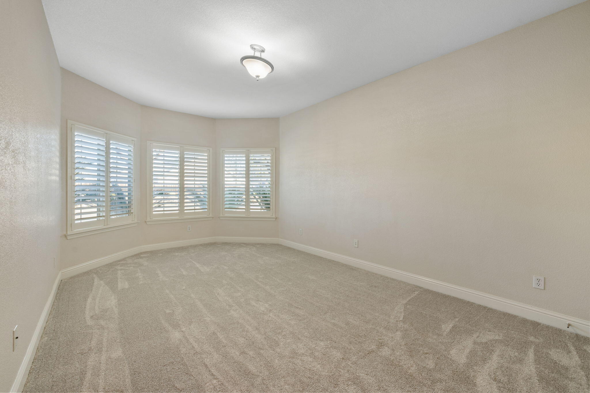 239 N Preston St, Visalia, CA 93291