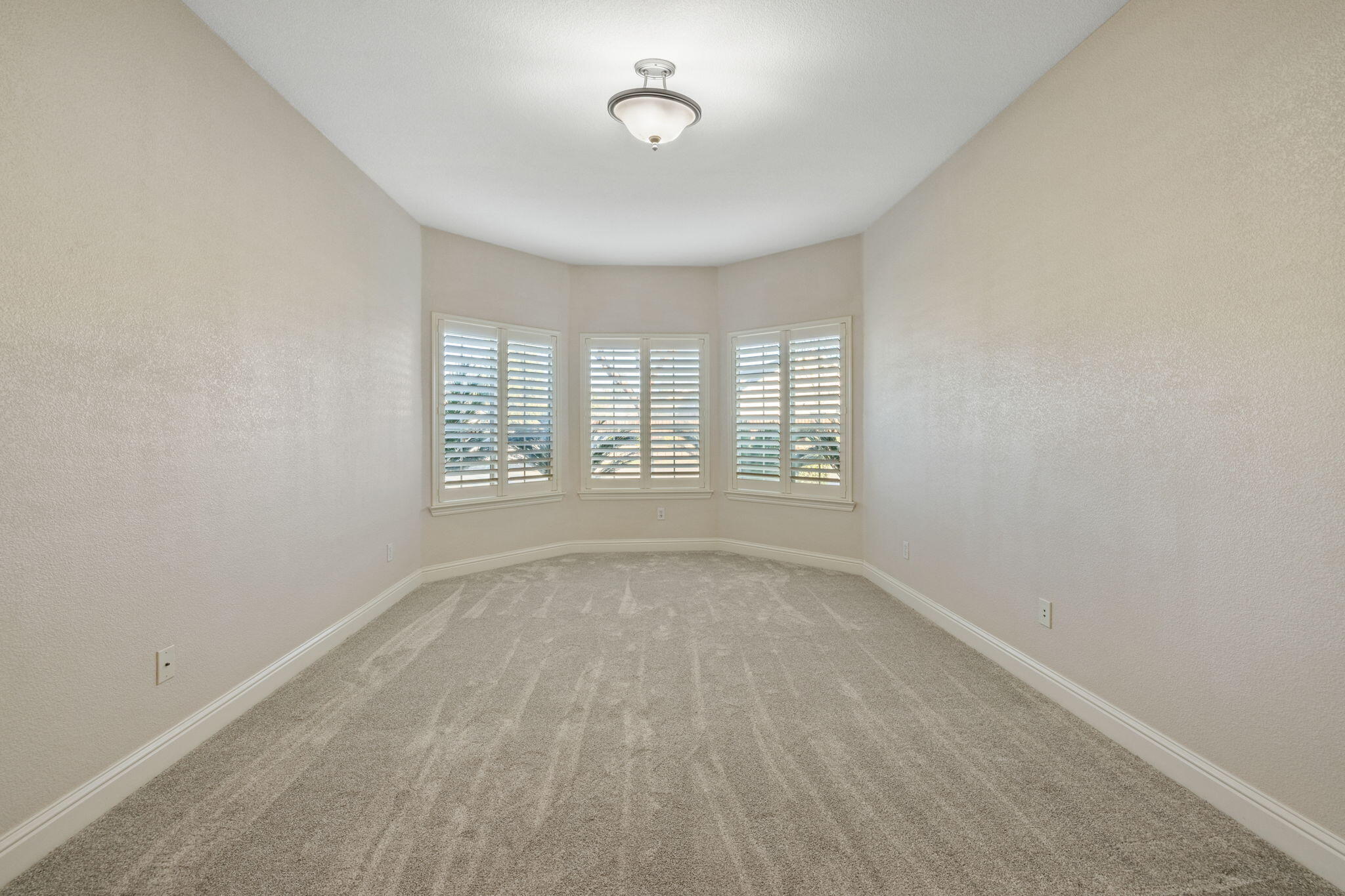 239 N Preston St, Visalia, CA 93291