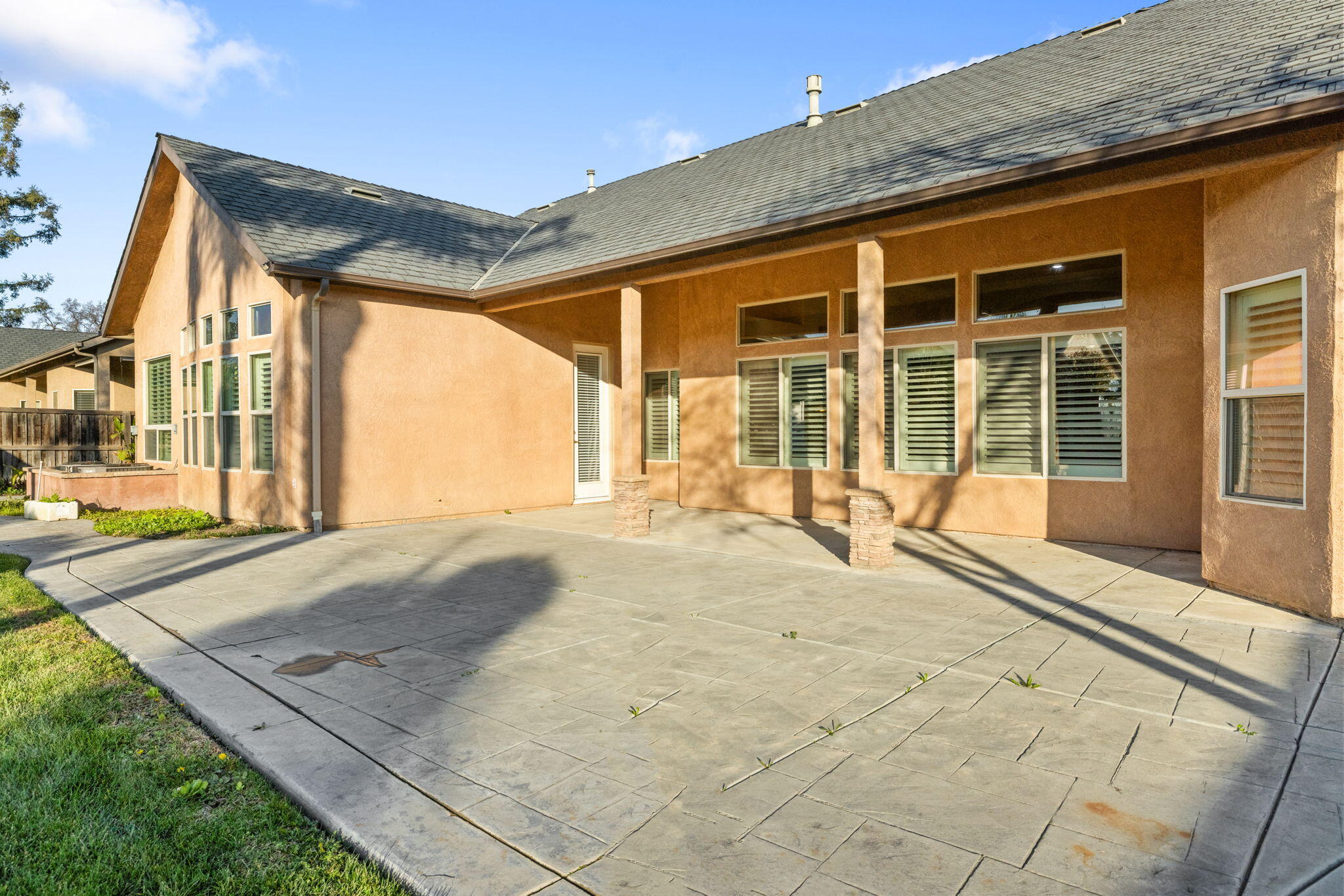 239 N Preston St, Visalia, CA 93291