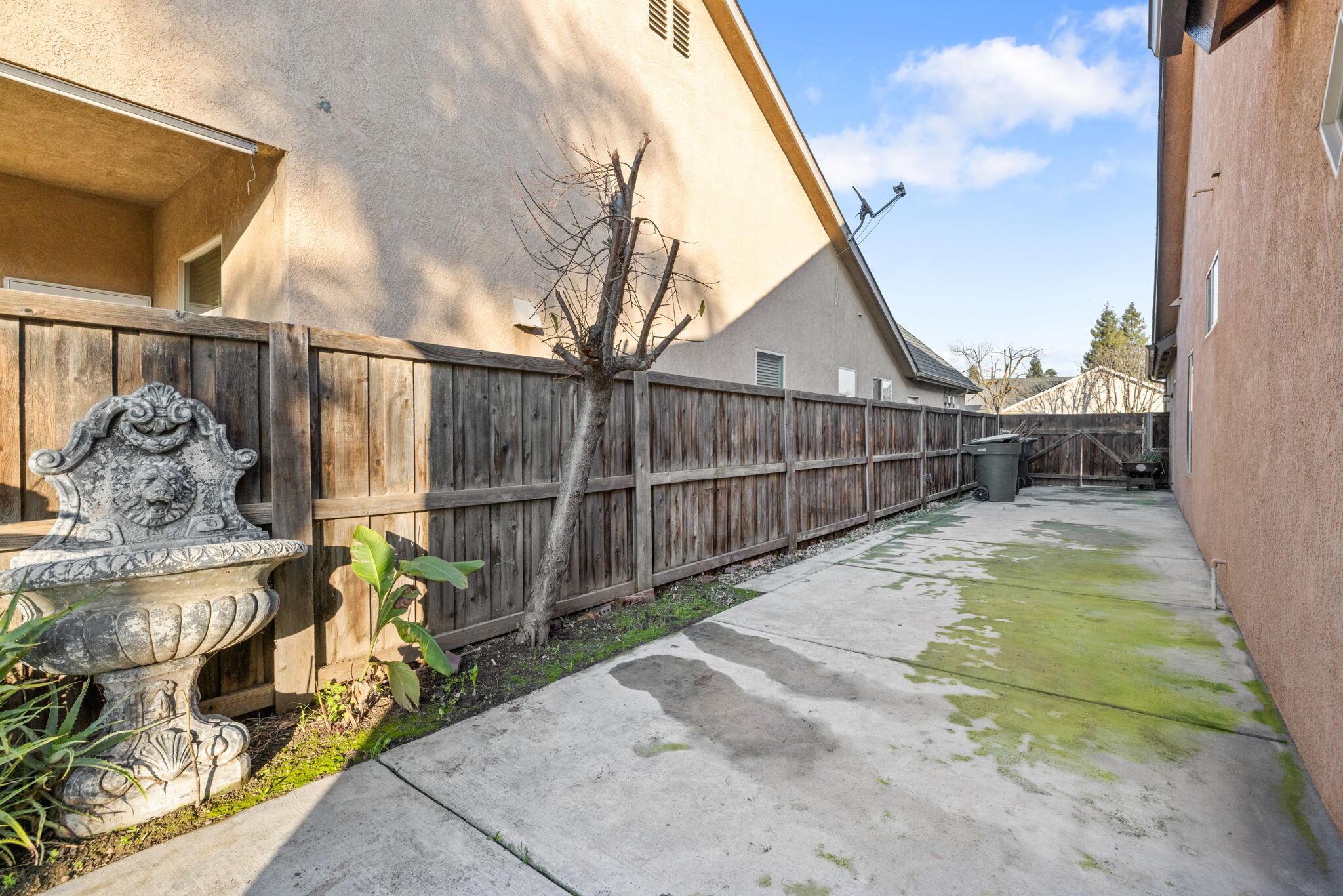 239 N Preston St, Visalia, CA 93291