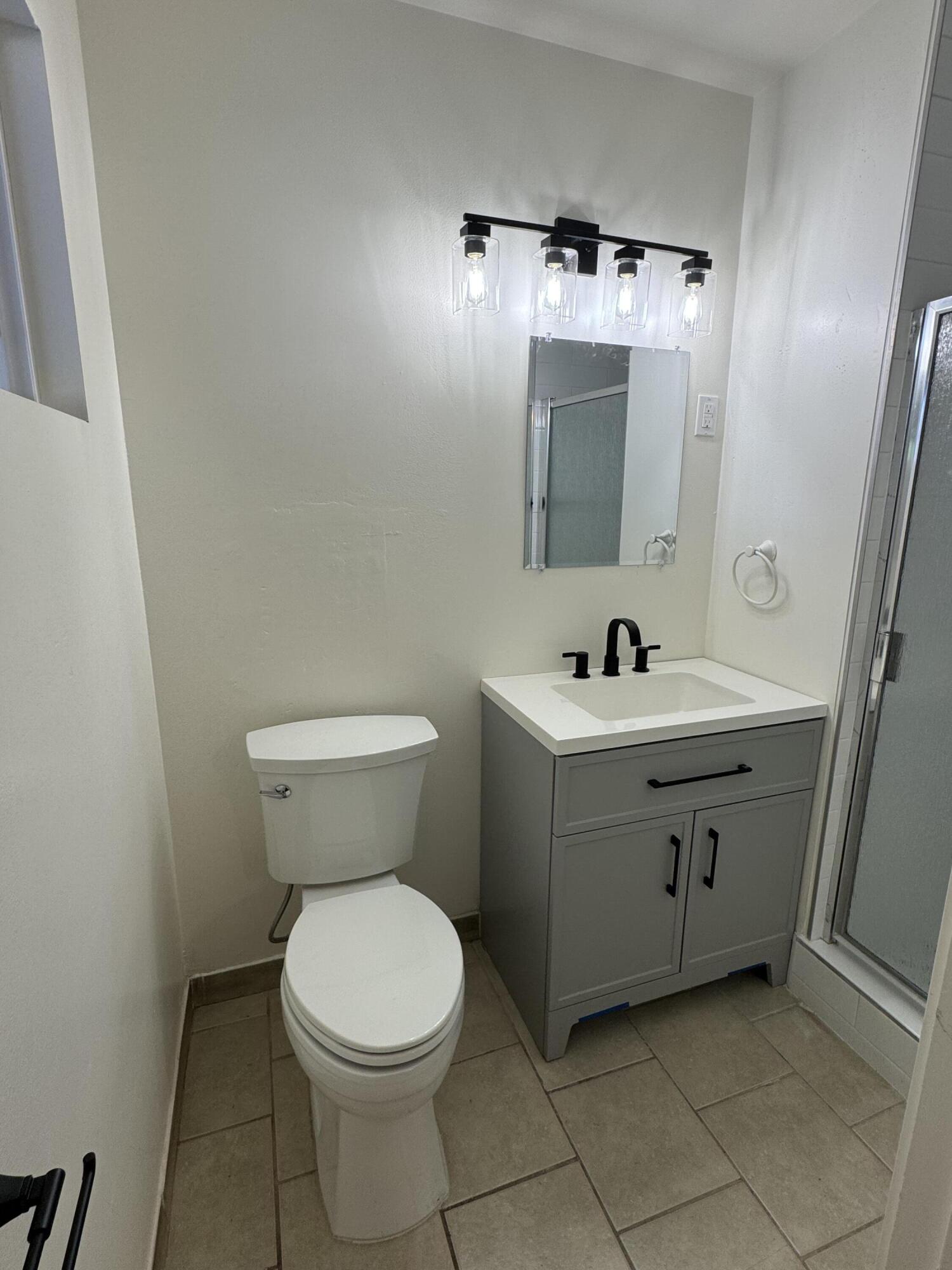 1502 W Tulare Ave, Visalia, CA 93277