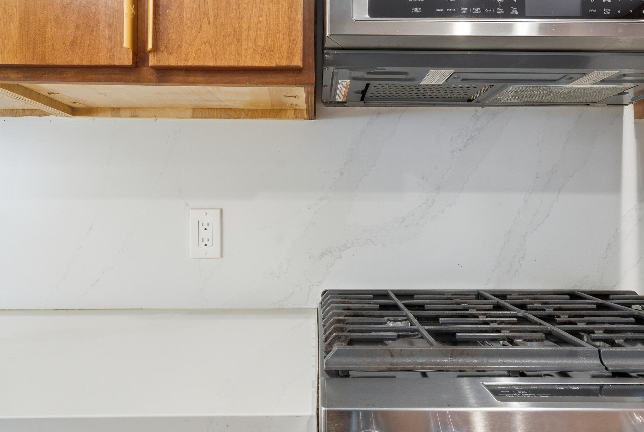 715 S Edwards Ct, Visalia, CA 93277