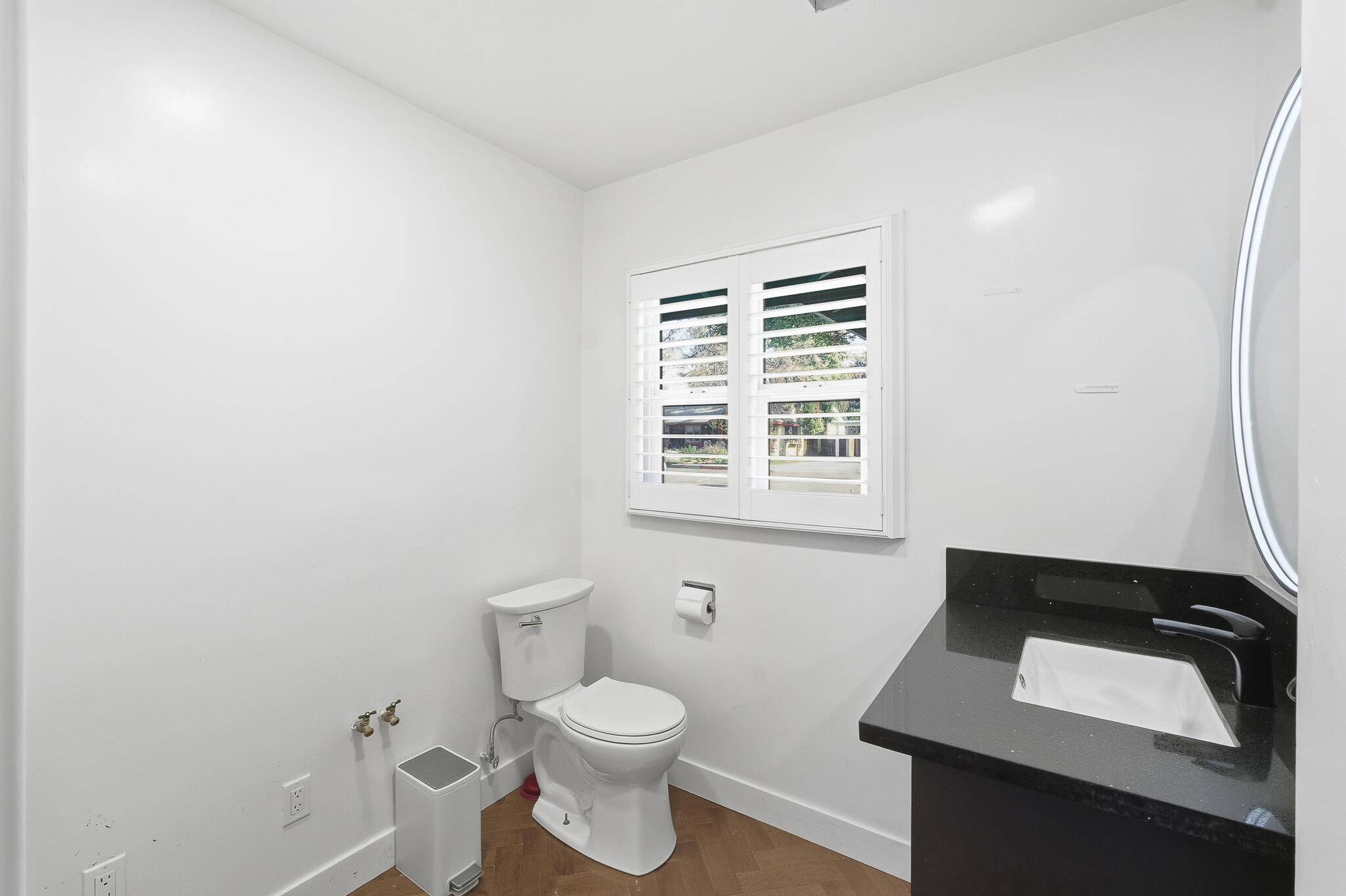 715 S Edwards Ct, Visalia, CA 93277