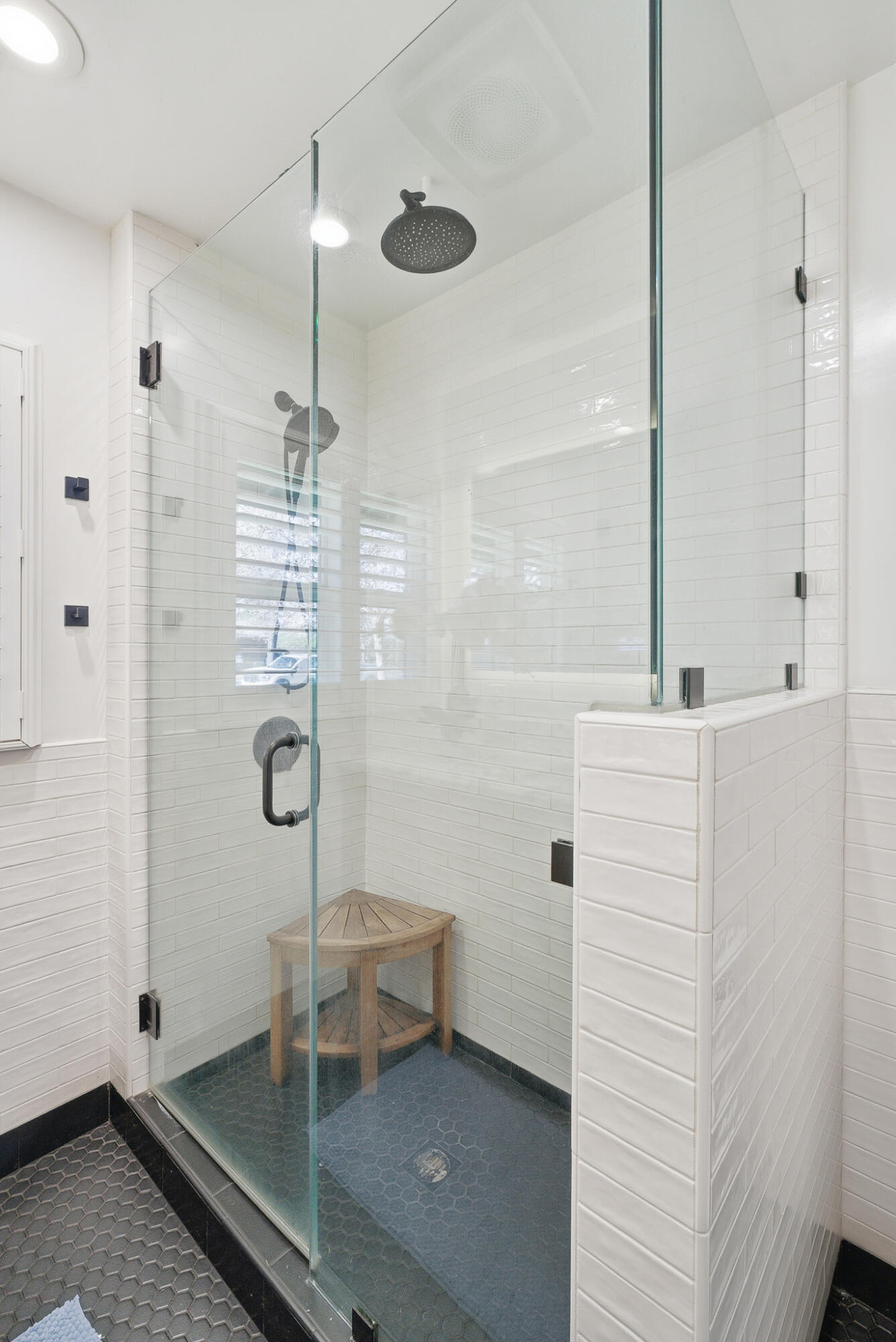 715 S Edwards Ct, Visalia, CA 93277