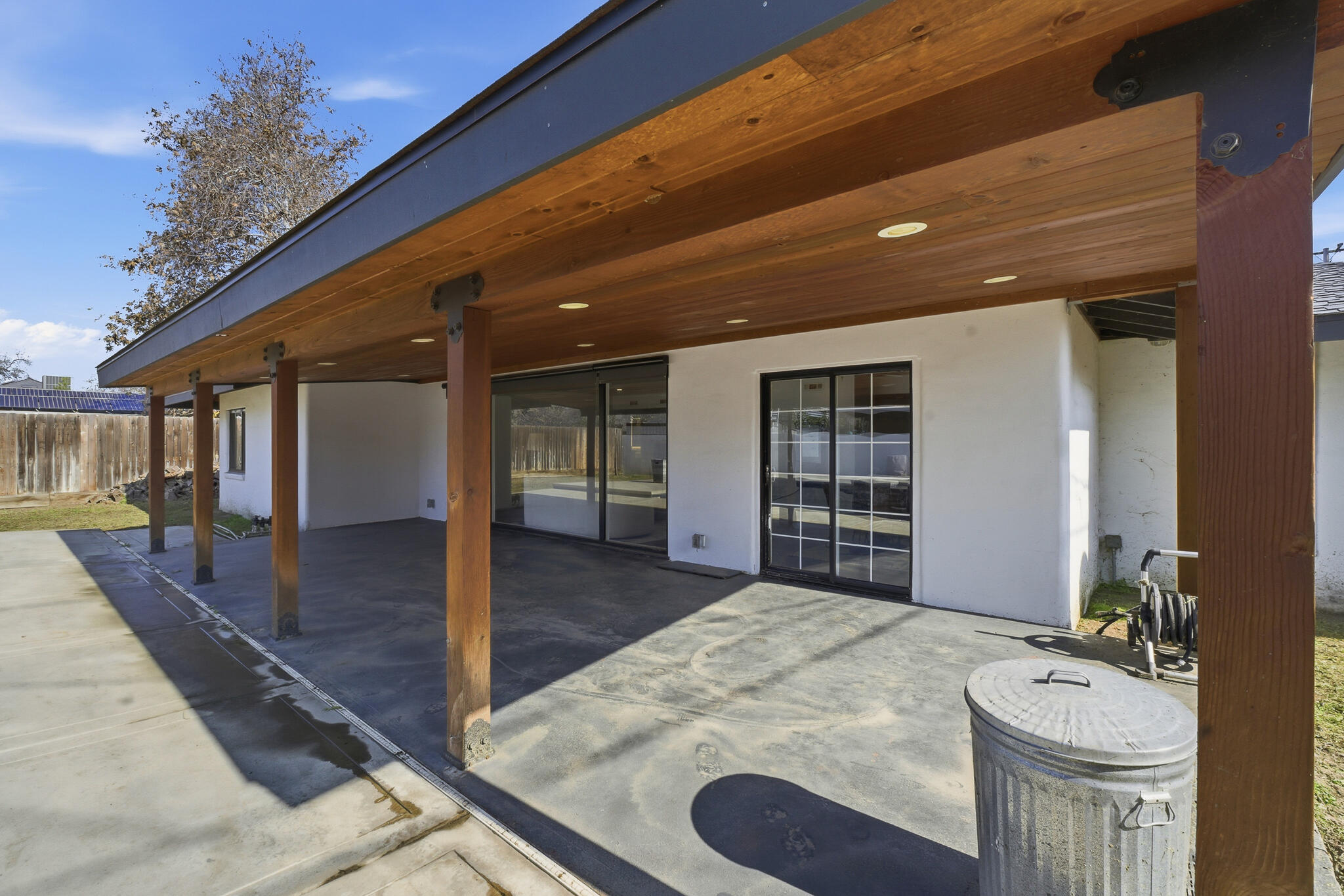 715 S Edwards Ct, Visalia, CA 93277