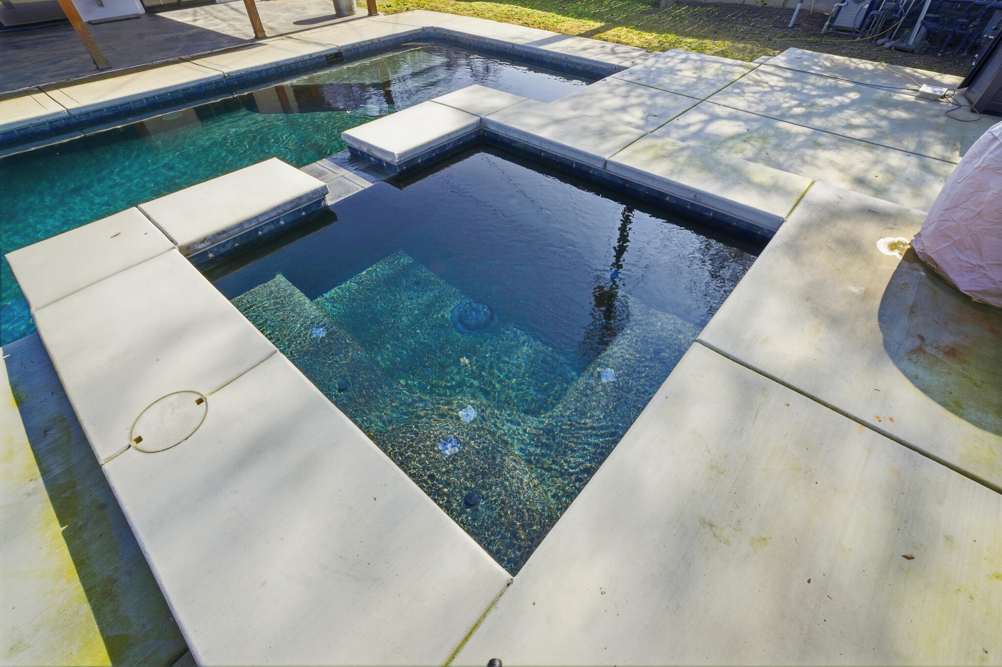 715 S Edwards Ct, Visalia, CA 93277