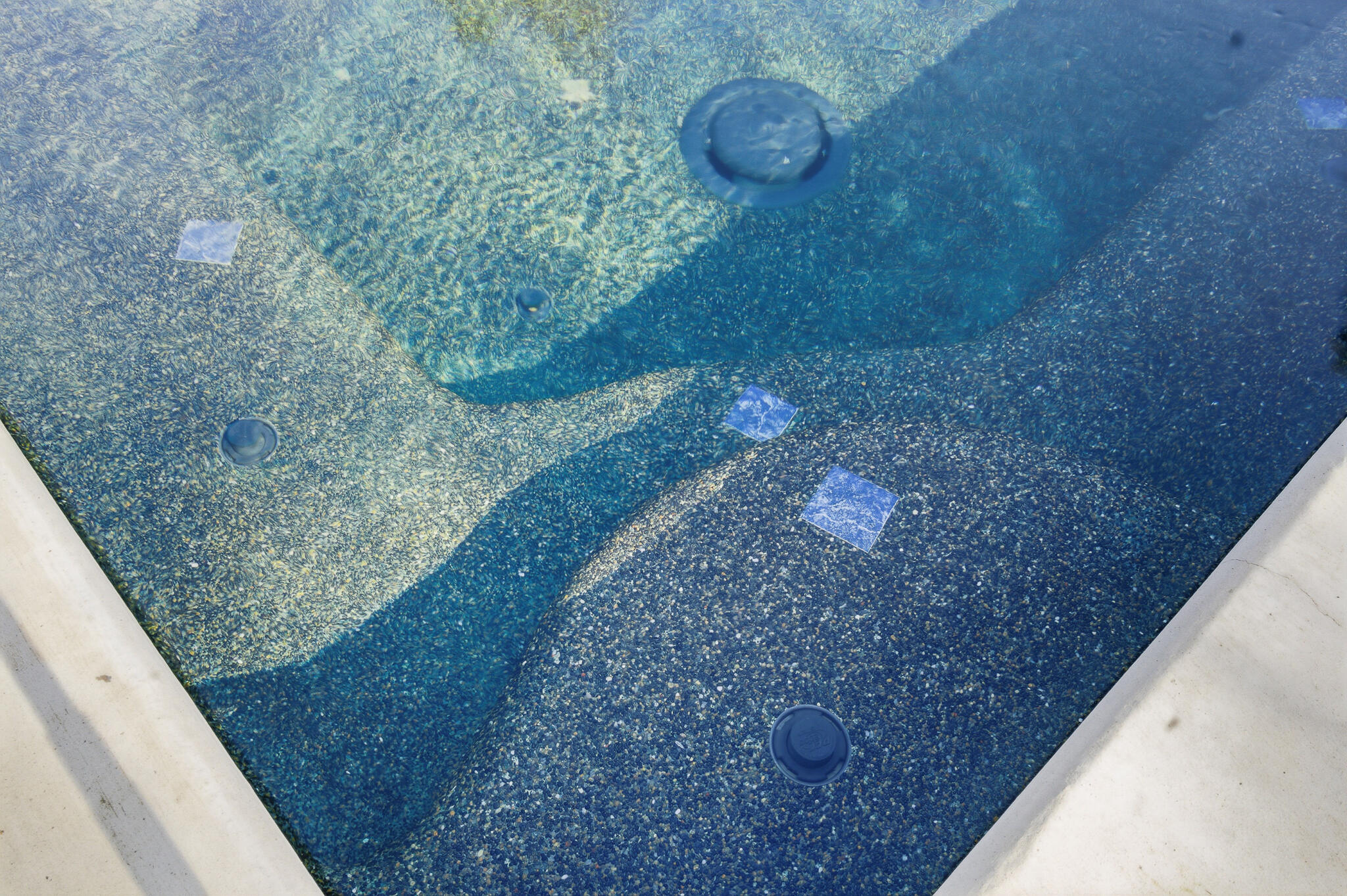 715 S Edwards Ct, Visalia, CA 93277