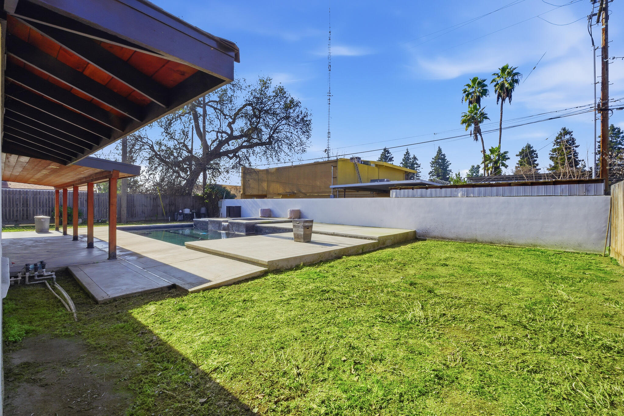 715 S Edwards Ct, Visalia, CA 93277