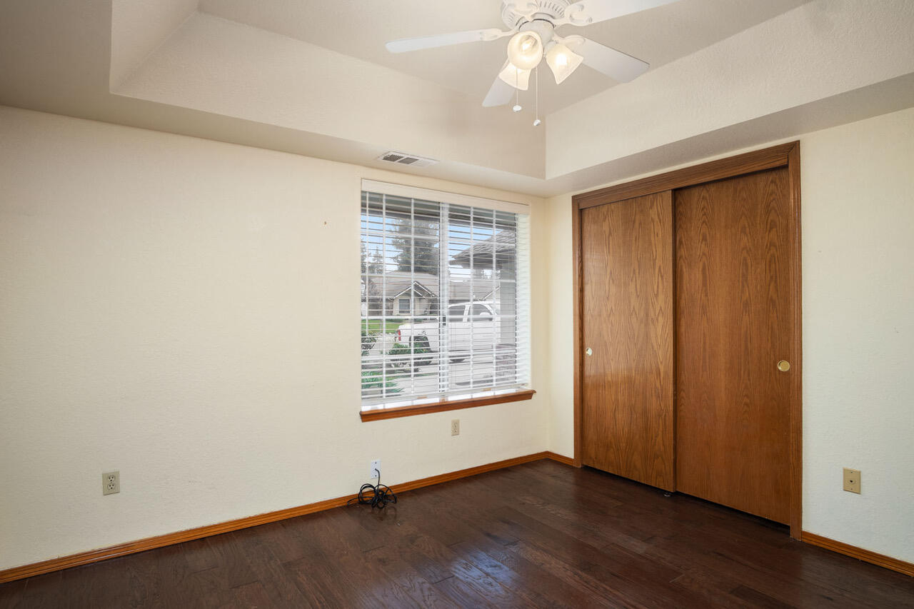 2438 W Kanai Ave, Porterville, CA 93257