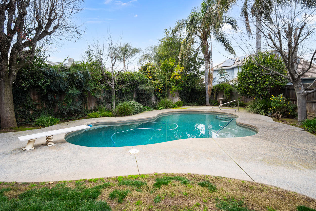 2438 W Kanai Ave, Porterville, CA 93257