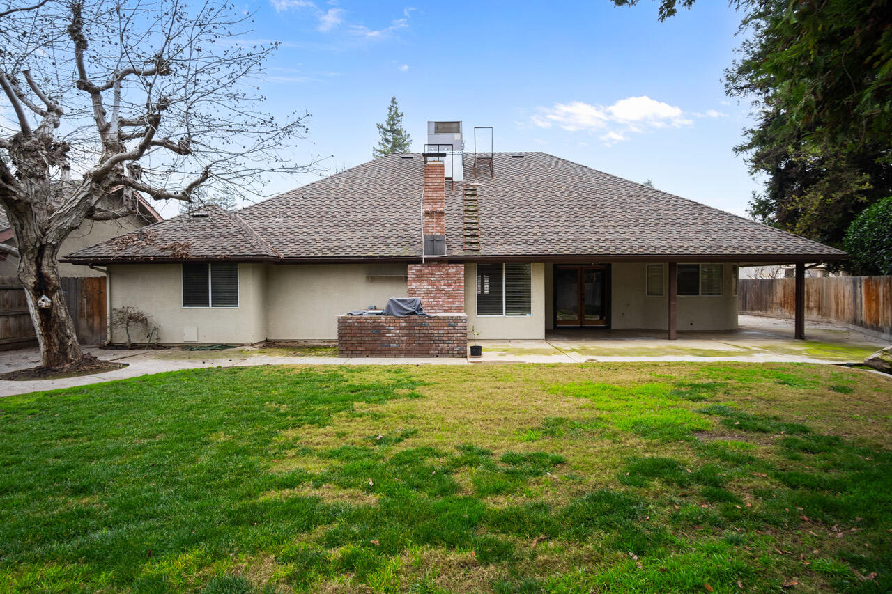 2438 W Kanai Ave, Porterville, CA 93257