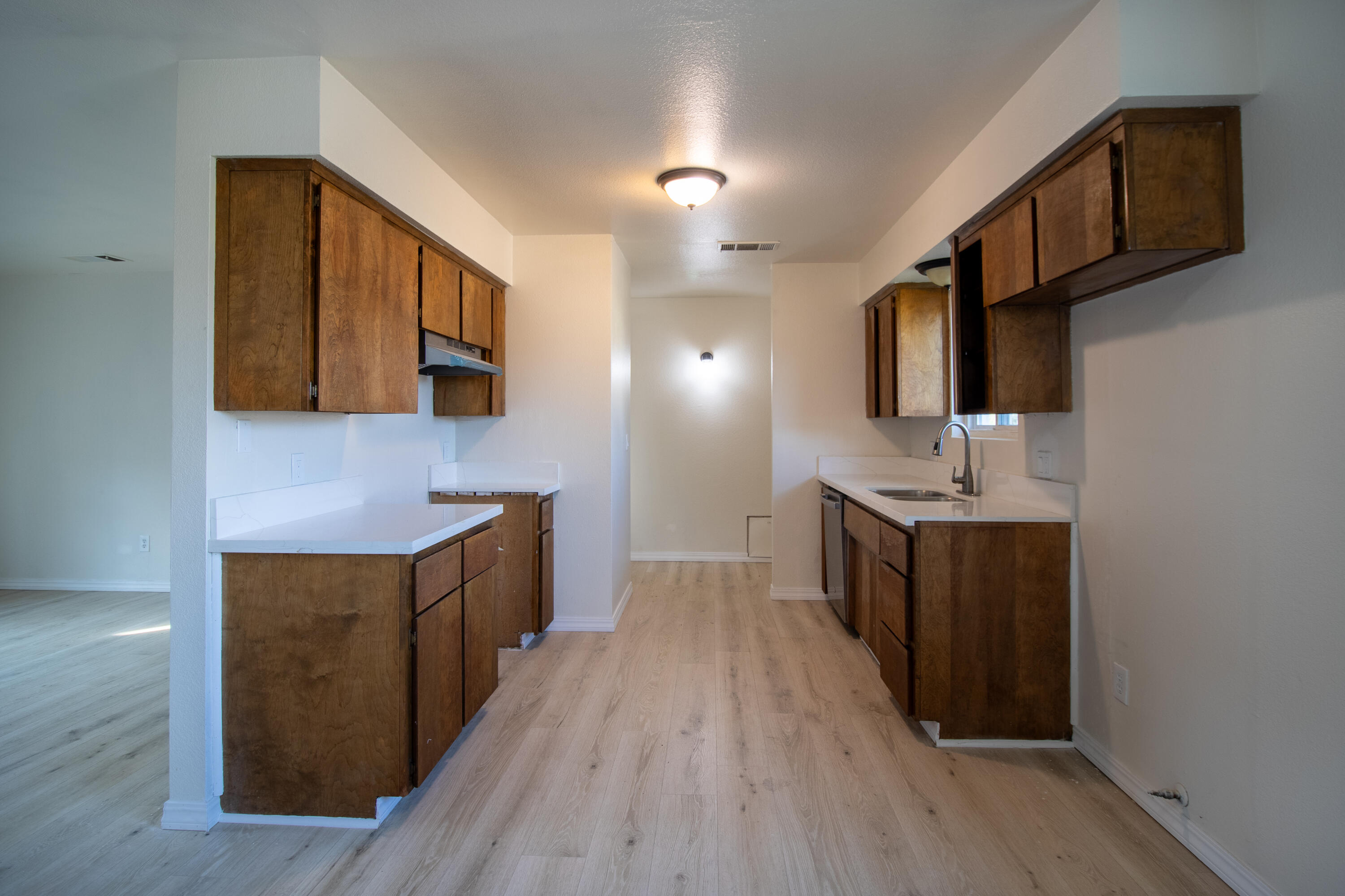 460 E Oak Ave, Porterville, CA 93257