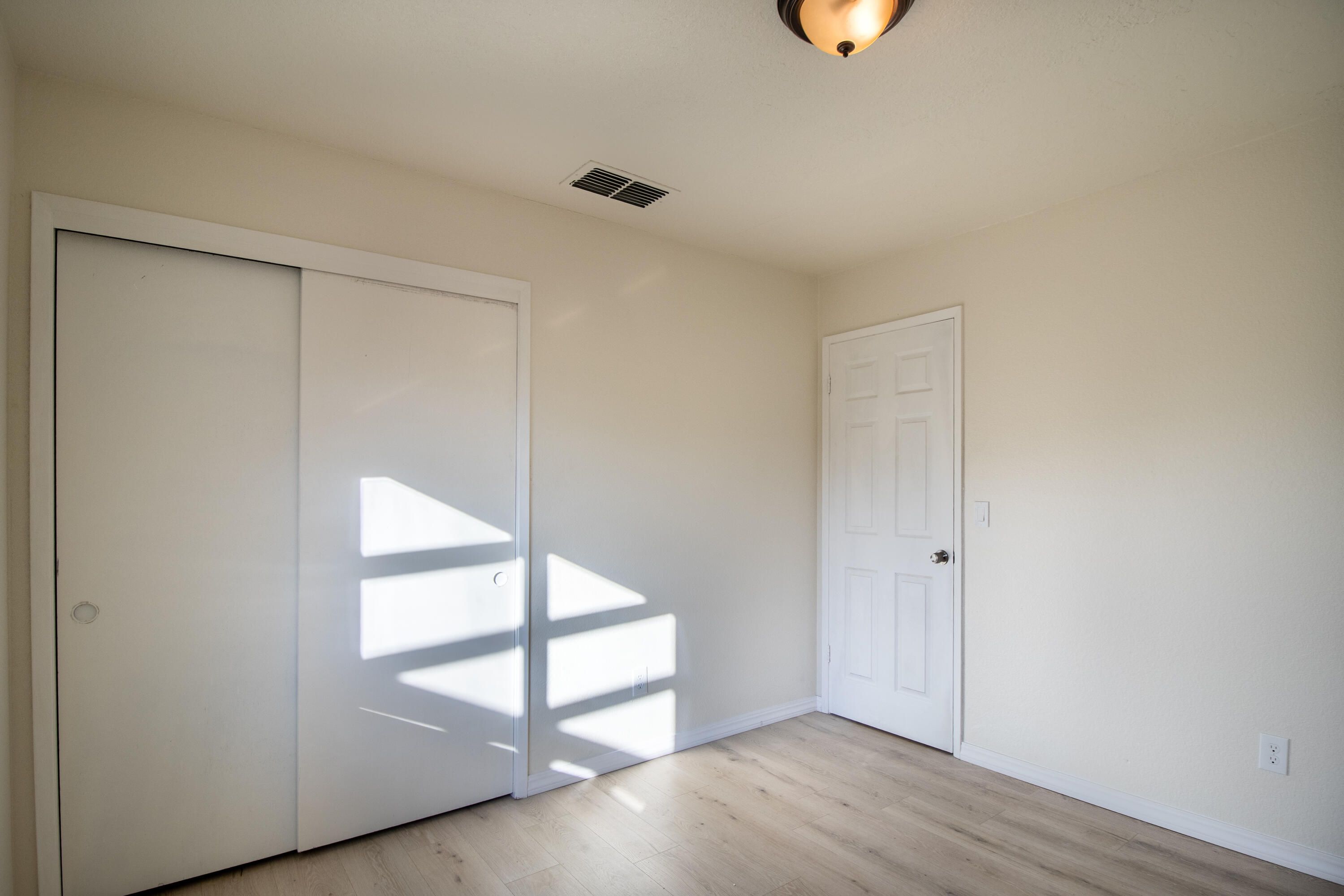 460 E Oak Ave, Porterville, CA 93257