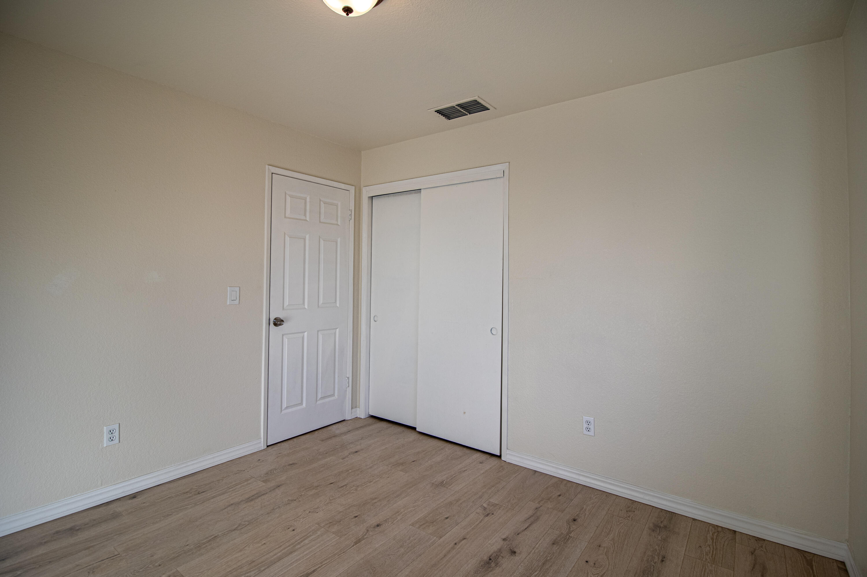 460 E Oak Ave, Porterville, CA 93257