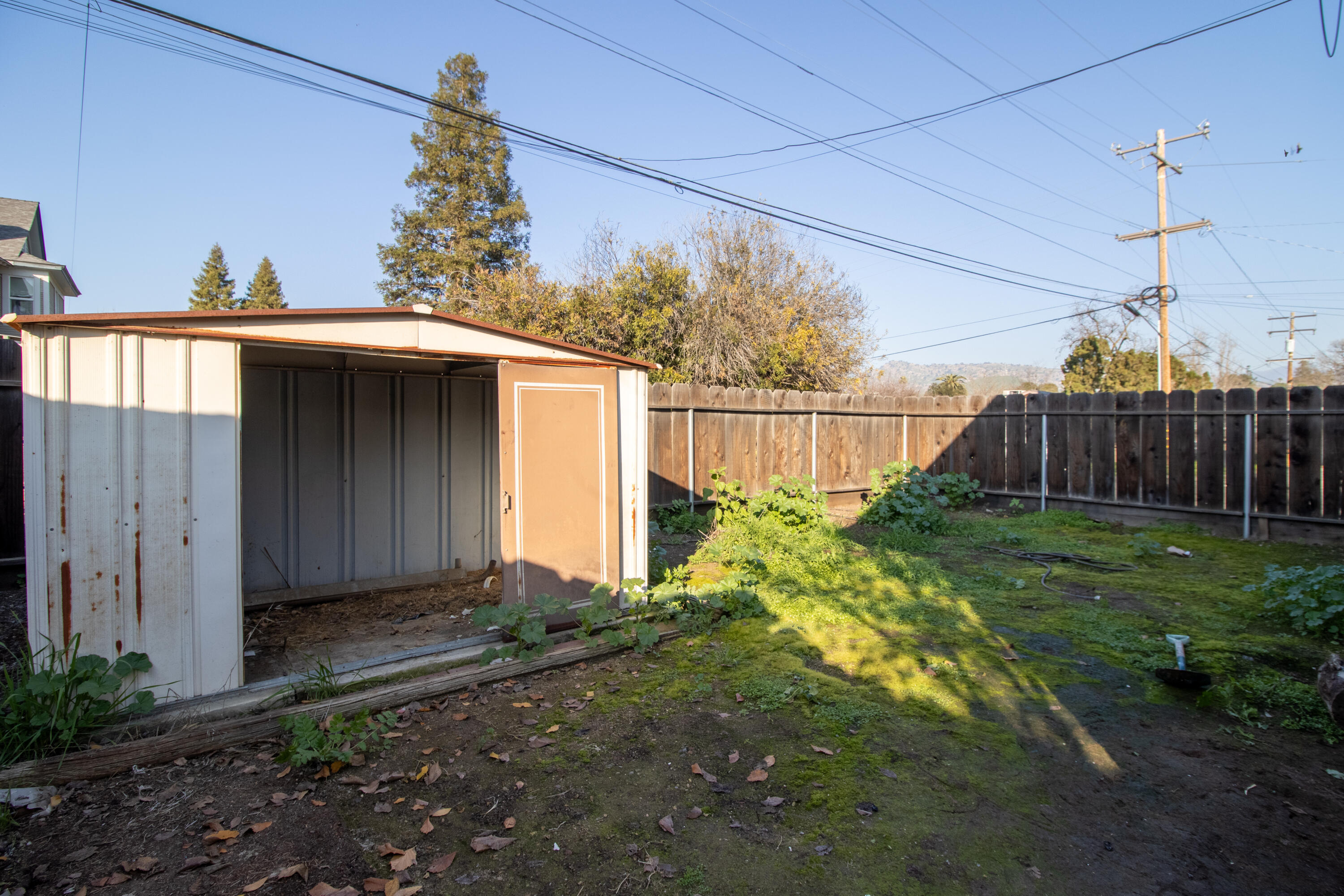 460 E Oak Ave, Porterville, CA 93257