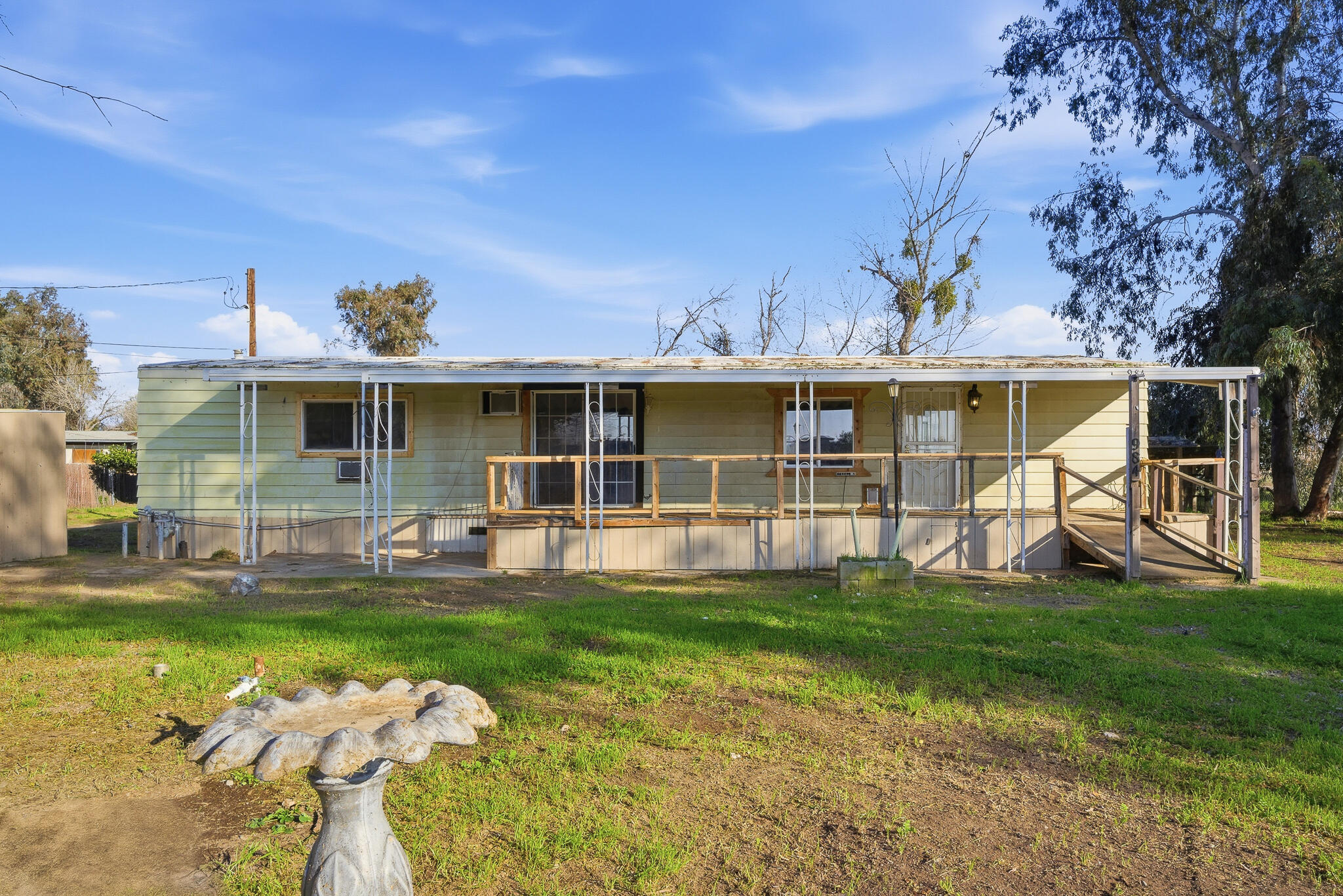 984 S Wisconsin St, Porterville, CA 93257