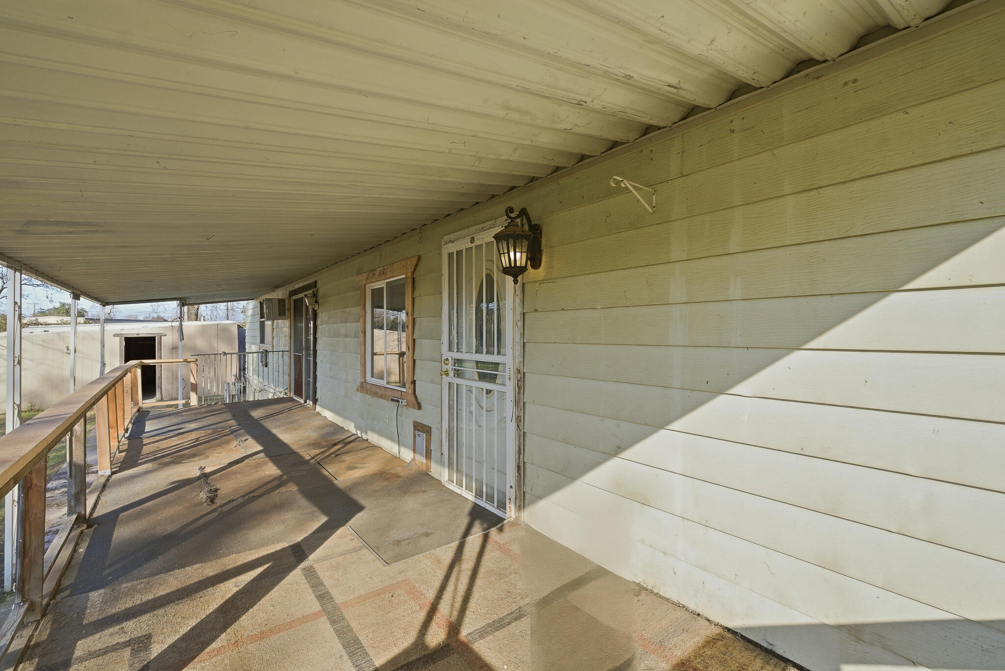 984 S Wisconsin St, Porterville, CA 93257