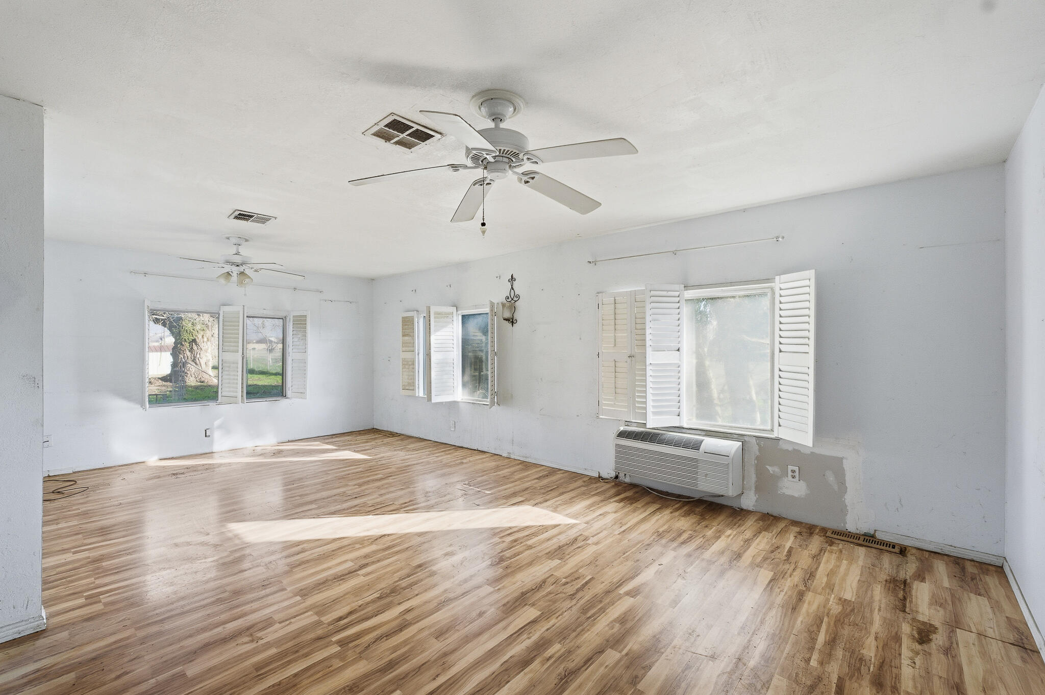 984 S Wisconsin St, Porterville, CA 93257