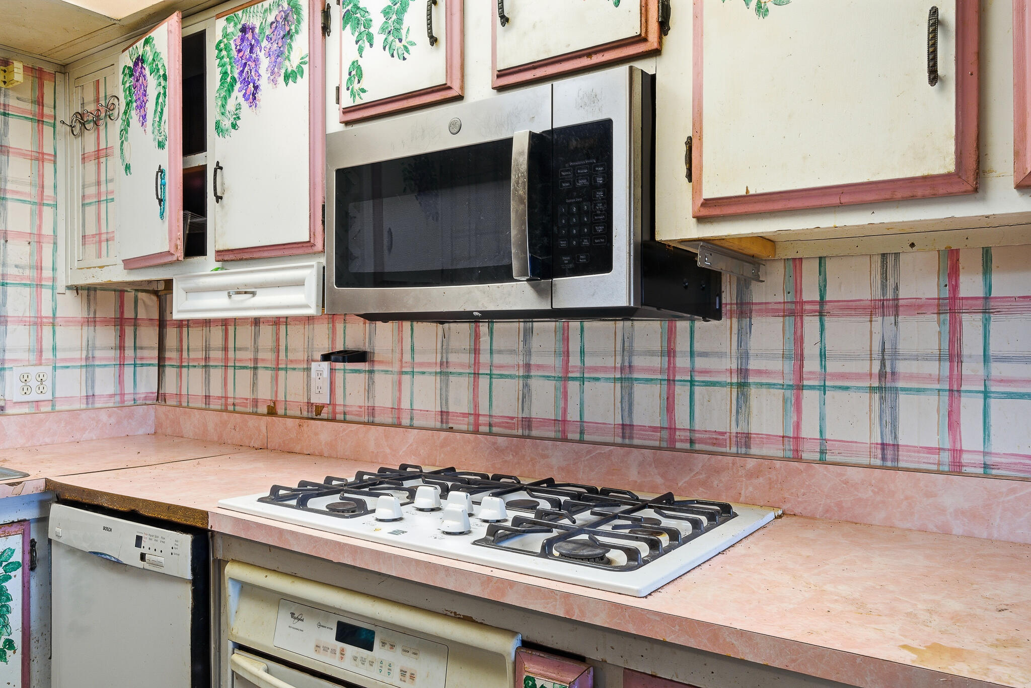 984 S Wisconsin St, Porterville, CA 93257