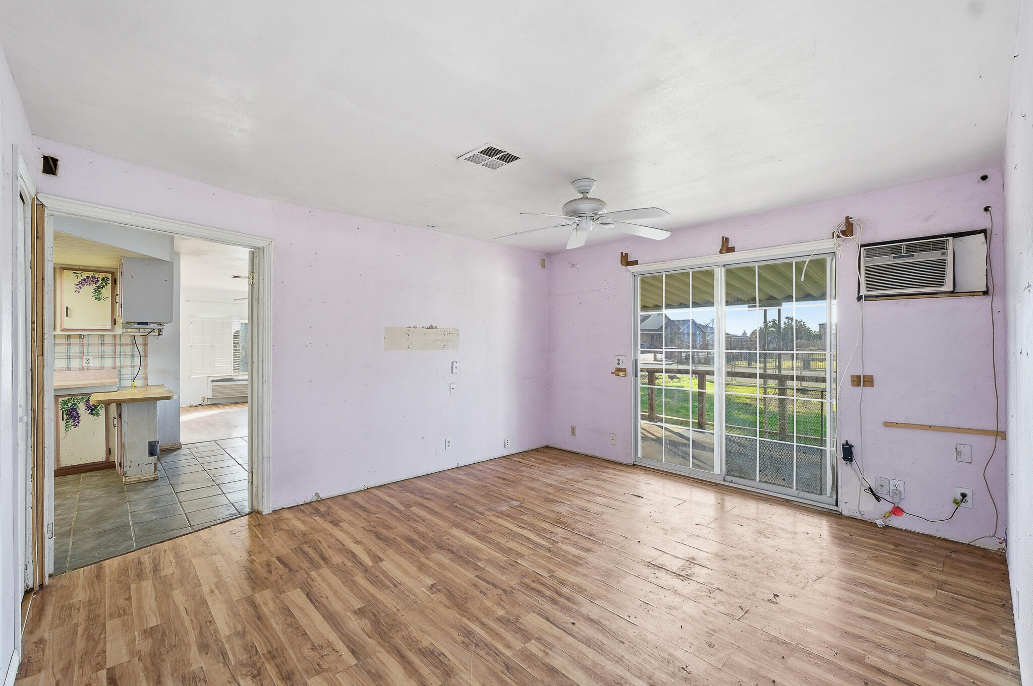 984 S Wisconsin St, Porterville, CA 93257