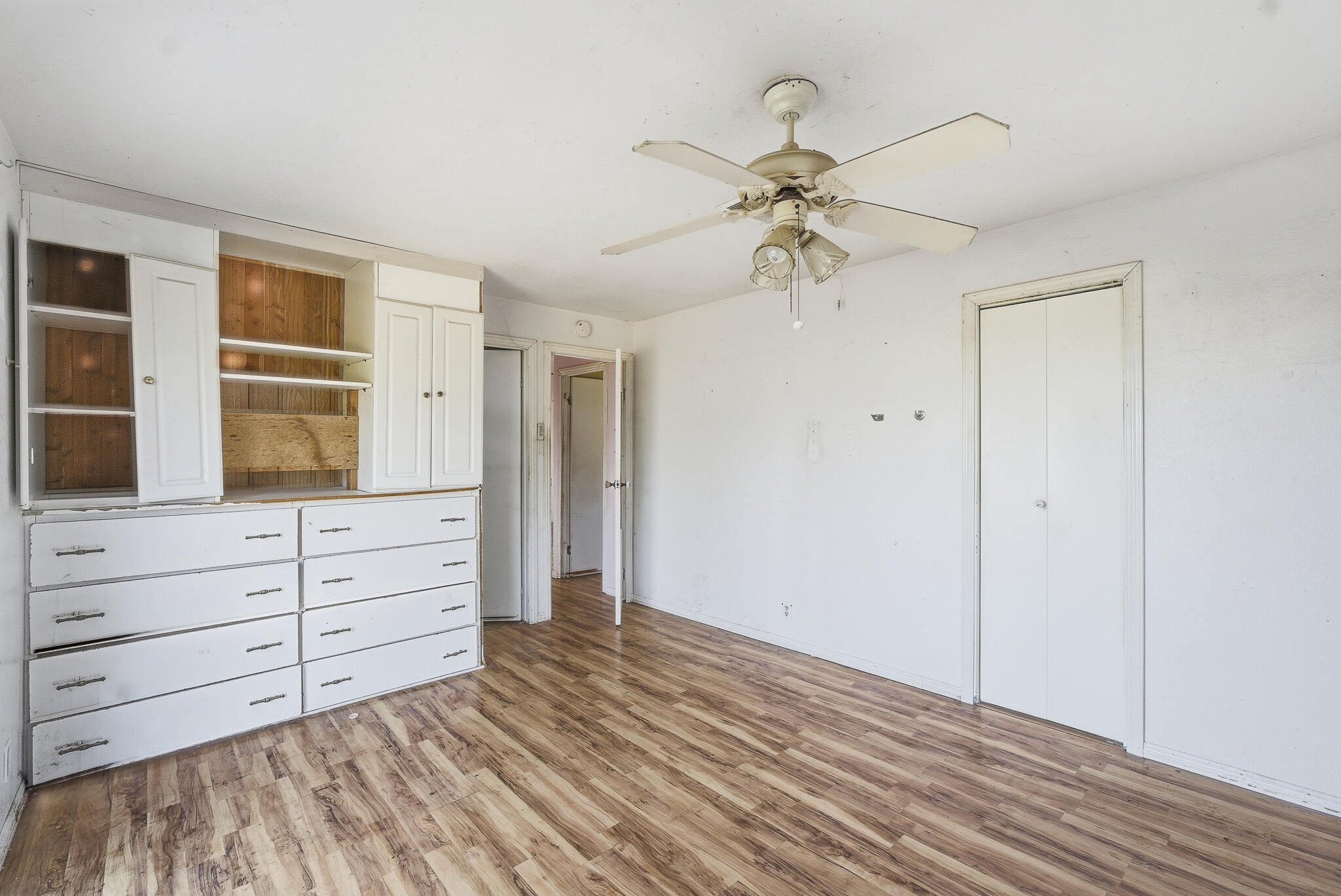 984 S Wisconsin St, Porterville, CA 93257