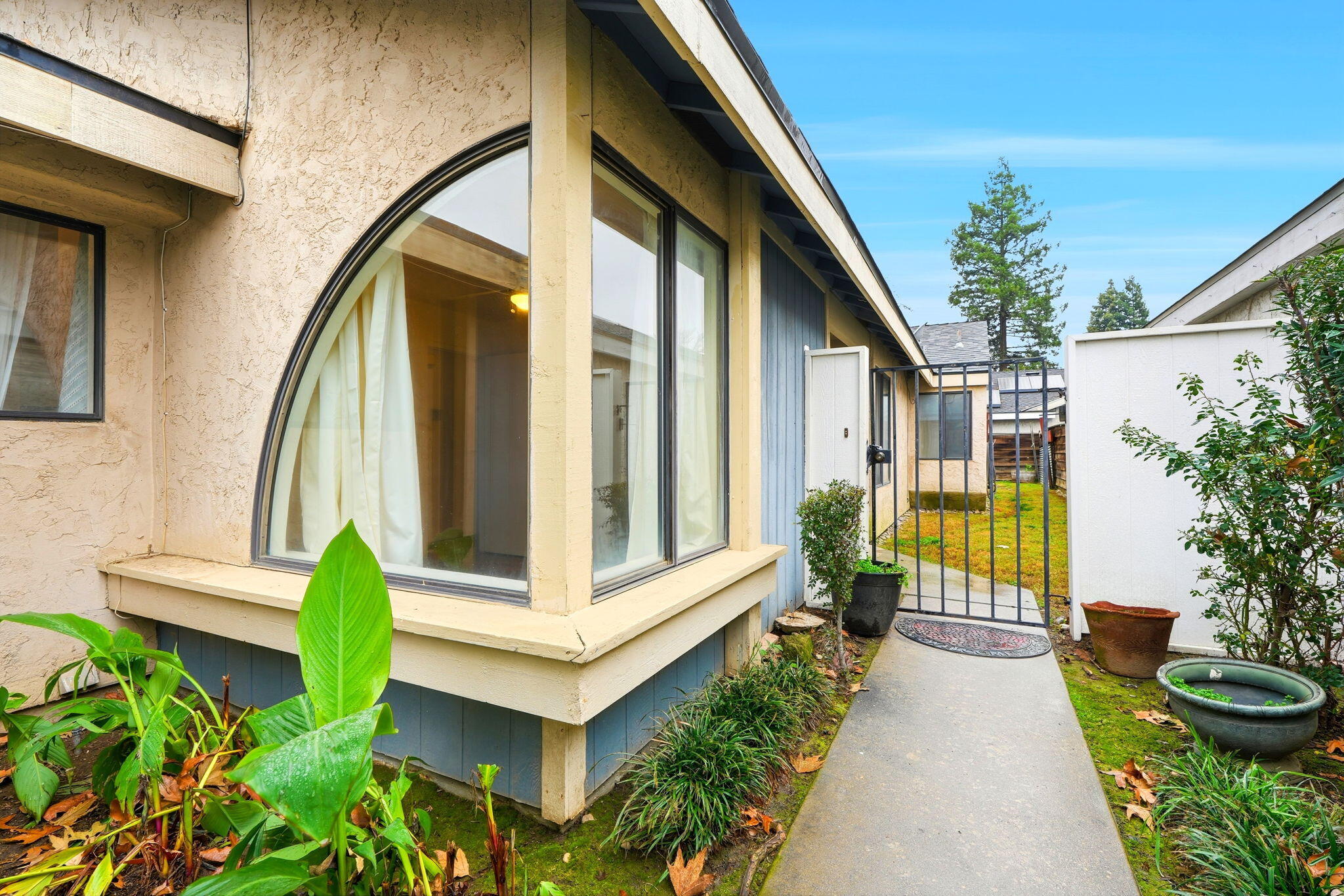 1804 E Vine Ave, Visalia, CA 93292