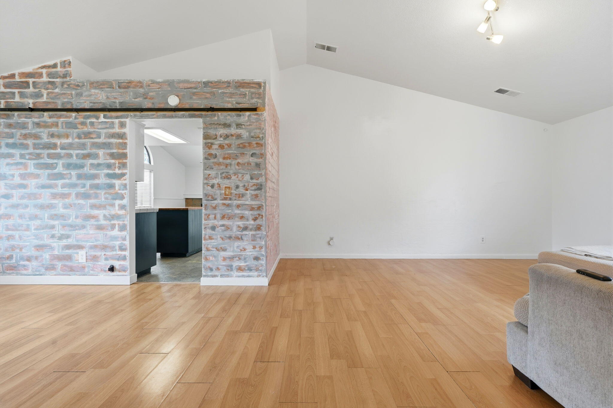 1804 E Vine Ave, Visalia, CA 93292