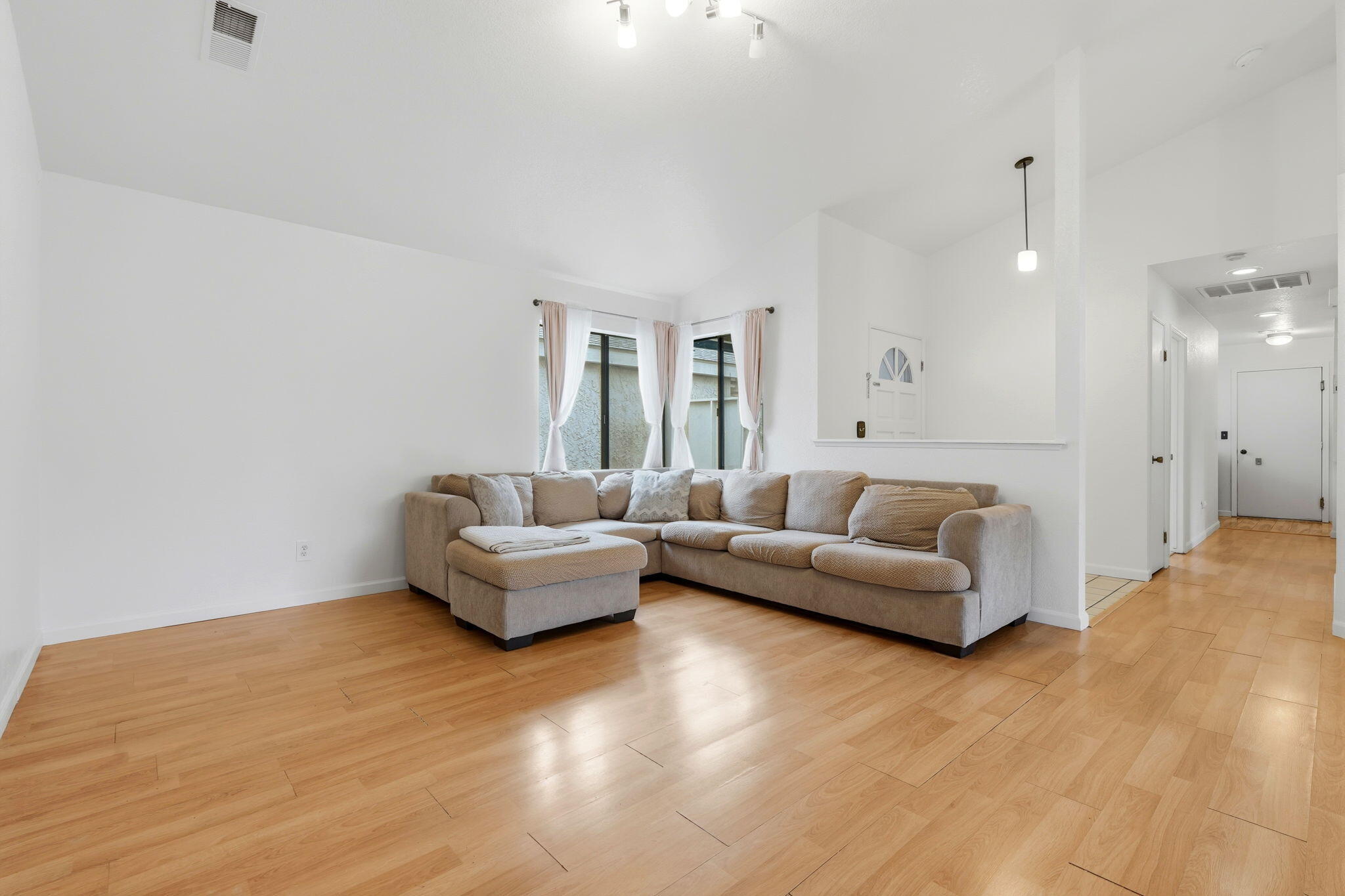 1804 E Vine Ave, Visalia, CA 93292