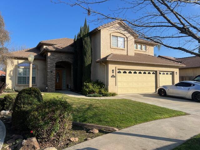 3242 W W Oakridge Ave, Visalia, CA 93291
